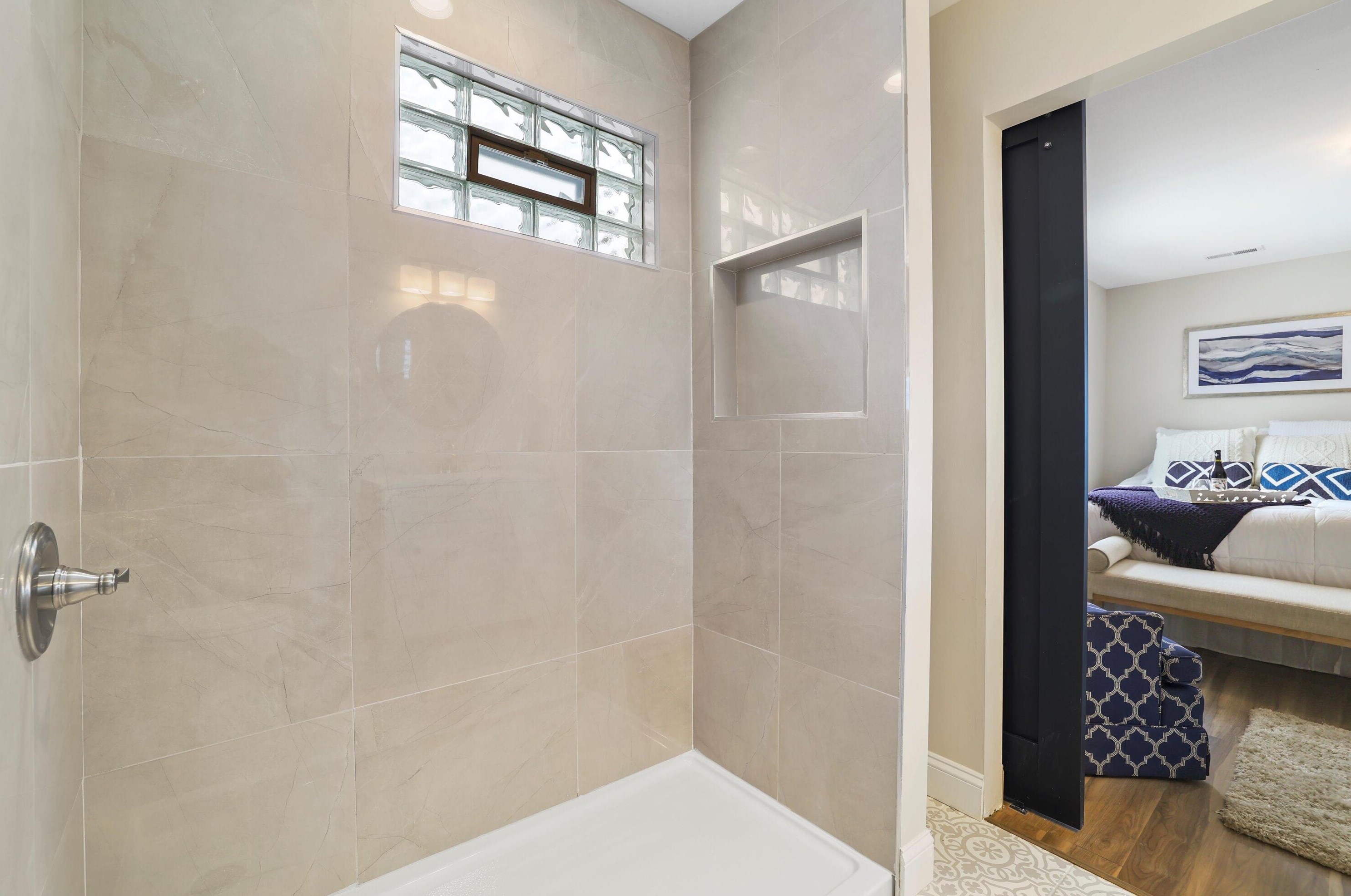 3662 32nd St, Milwaukee WI  53221-1115 exterior