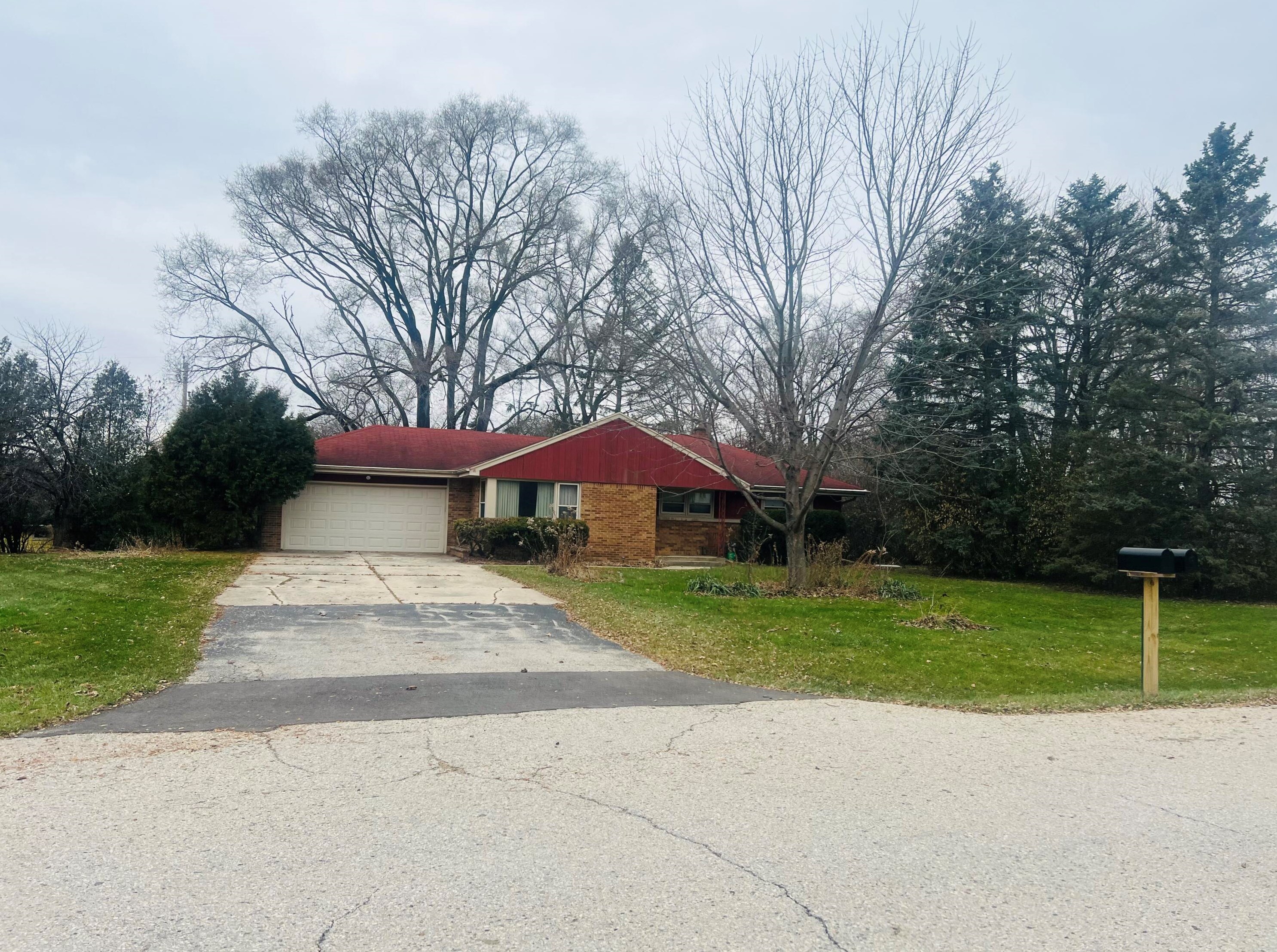 3885 144th St, Brookfield WI  53005-2364 exterior