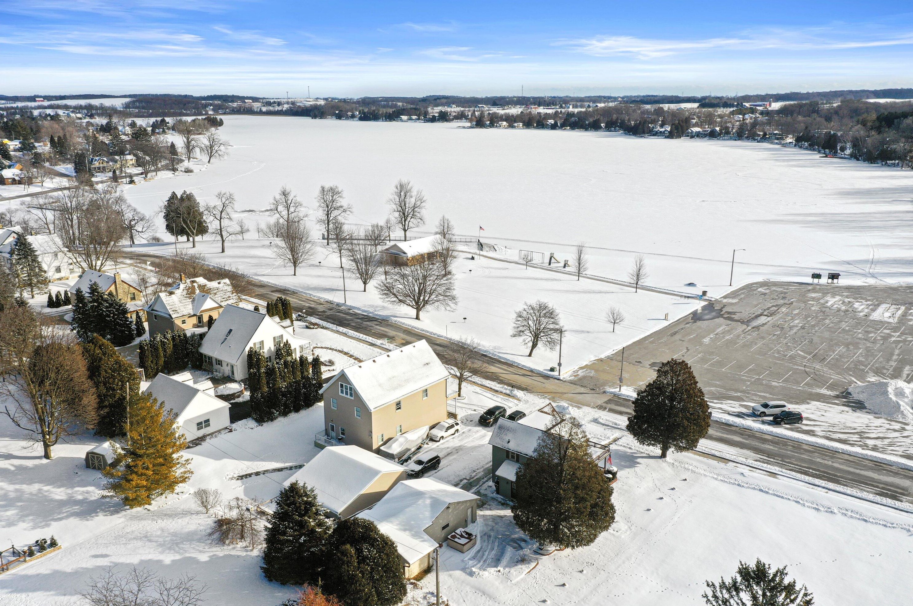 47 Russell Dr, Random Lake WI  53075-1770 exterior