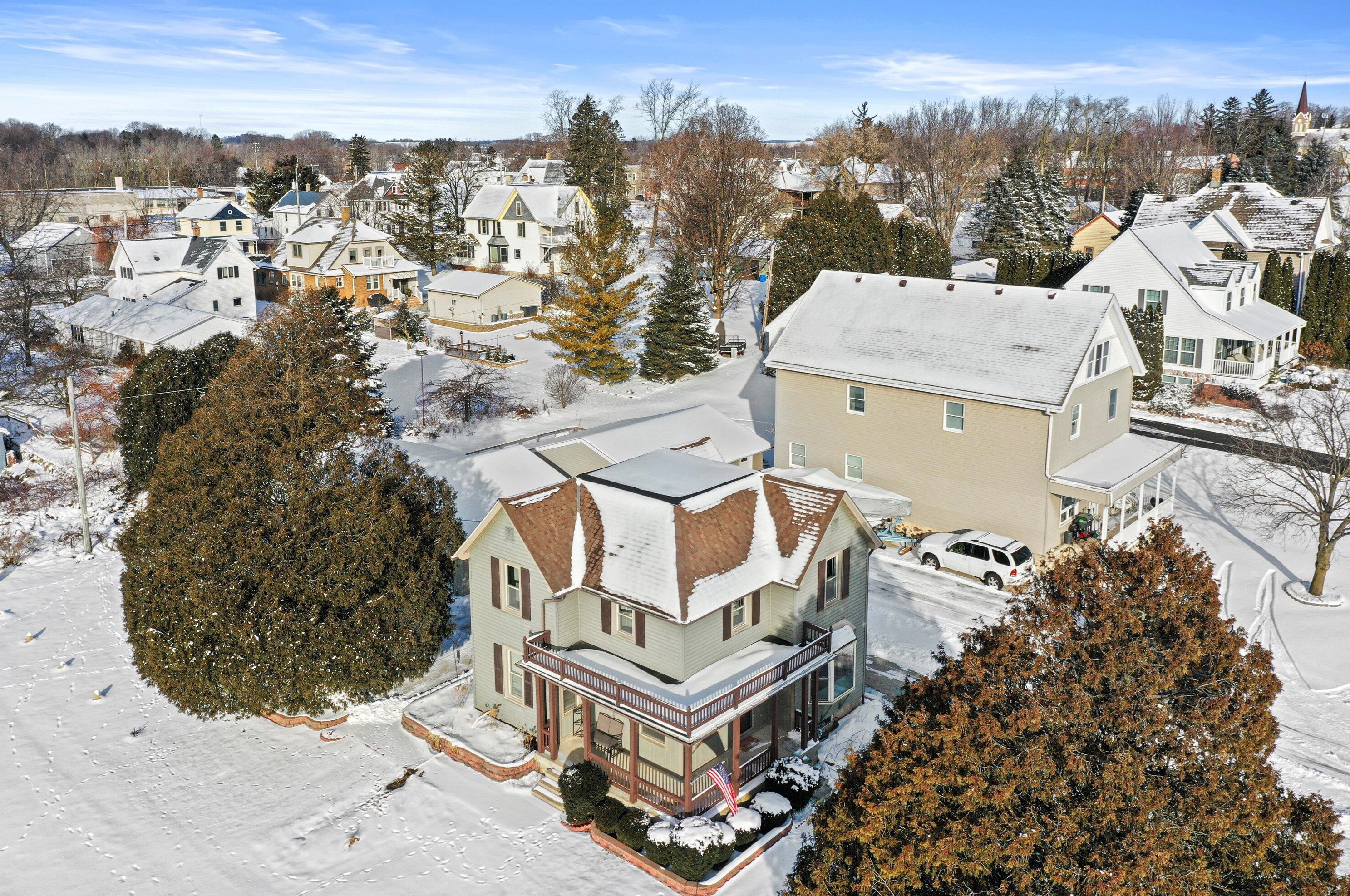 47 Russell Dr, Random Lake WI  53075-1770 exterior