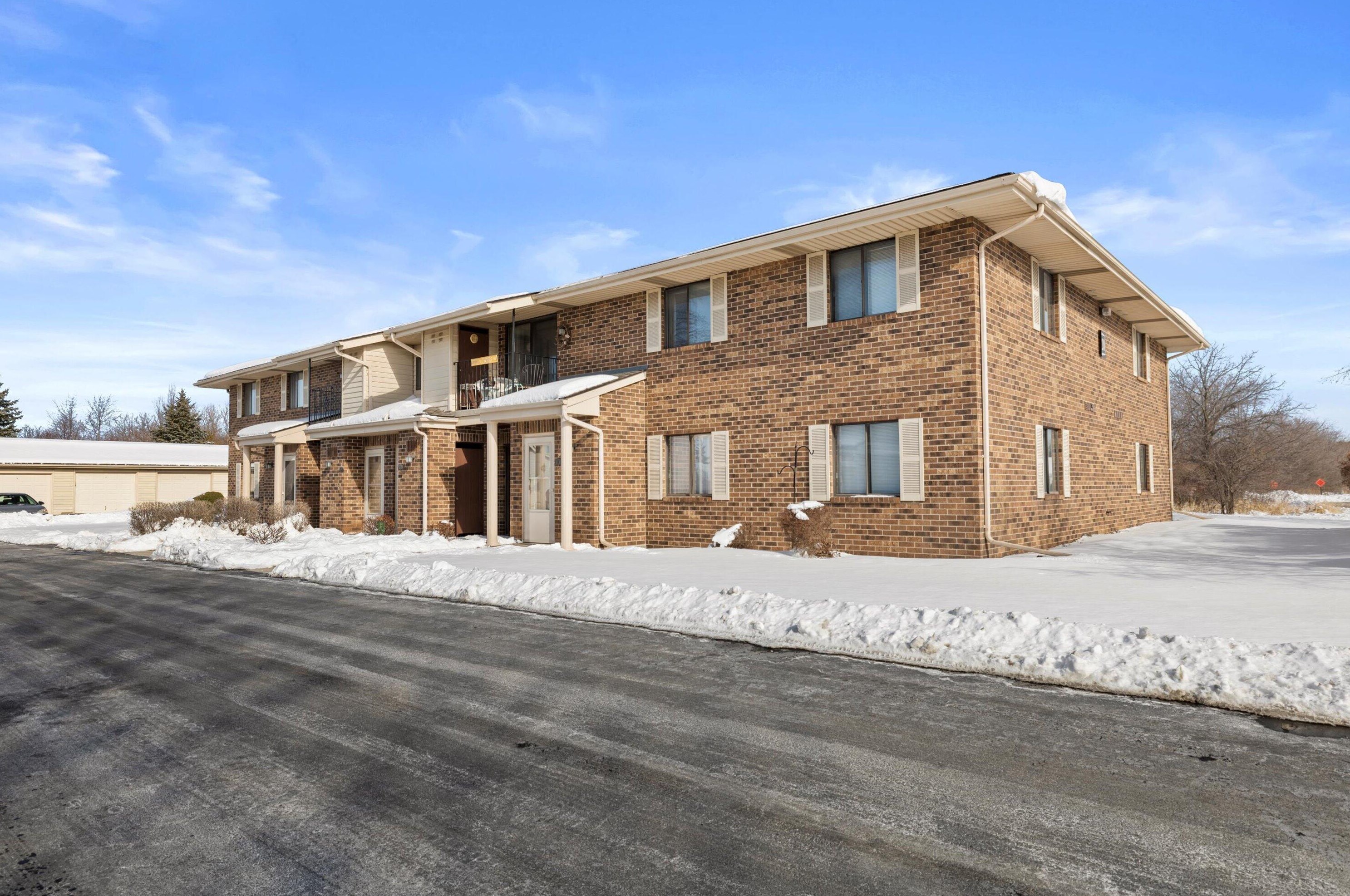 6520 Mariner Dr, Racine WI  53406-3980 exterior