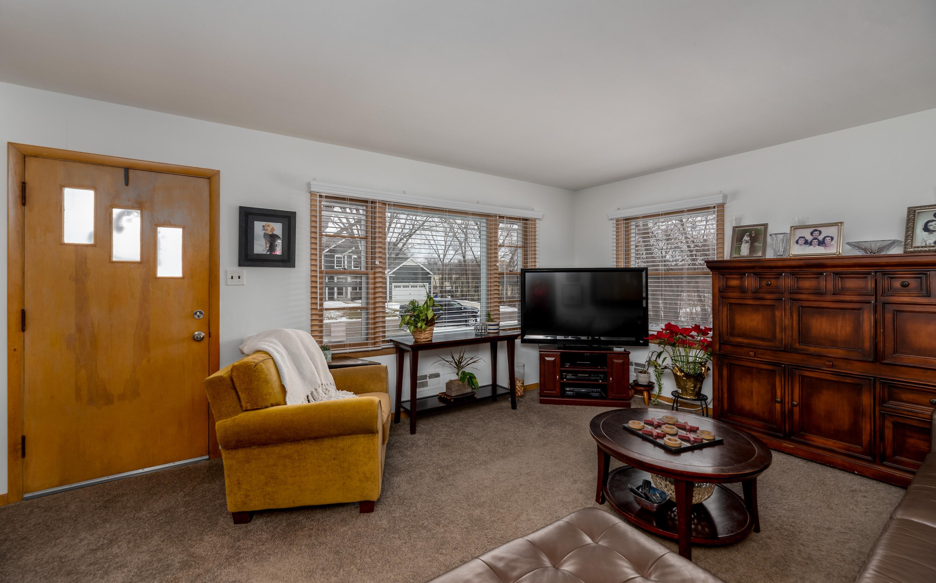 1275 Chester St, Brookfield WI  53005-7112 exterior