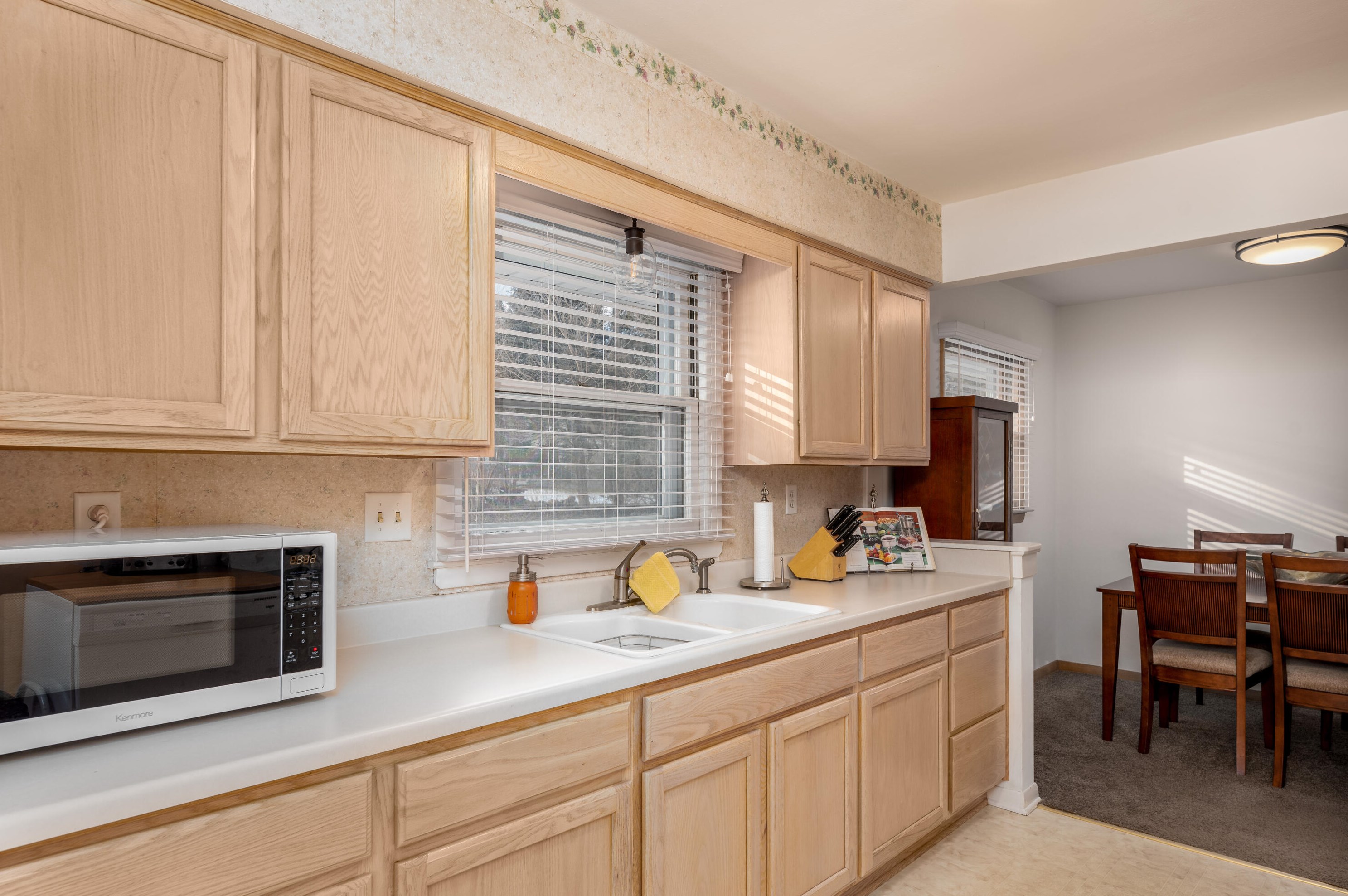 1275 Chester St, Brookfield WI  53005-7112 exterior