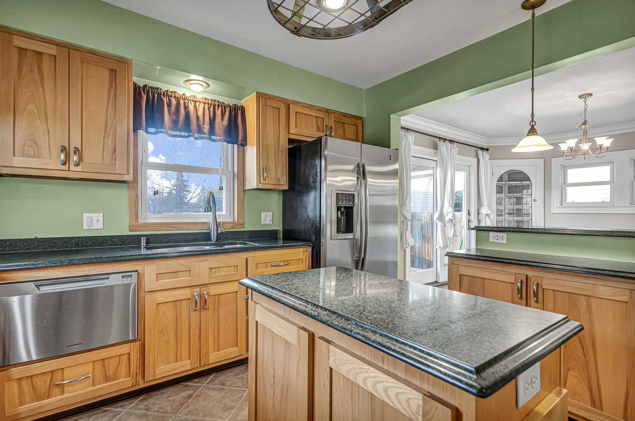 2524 10th St, Sheboygan WI  53081-6364 exterior