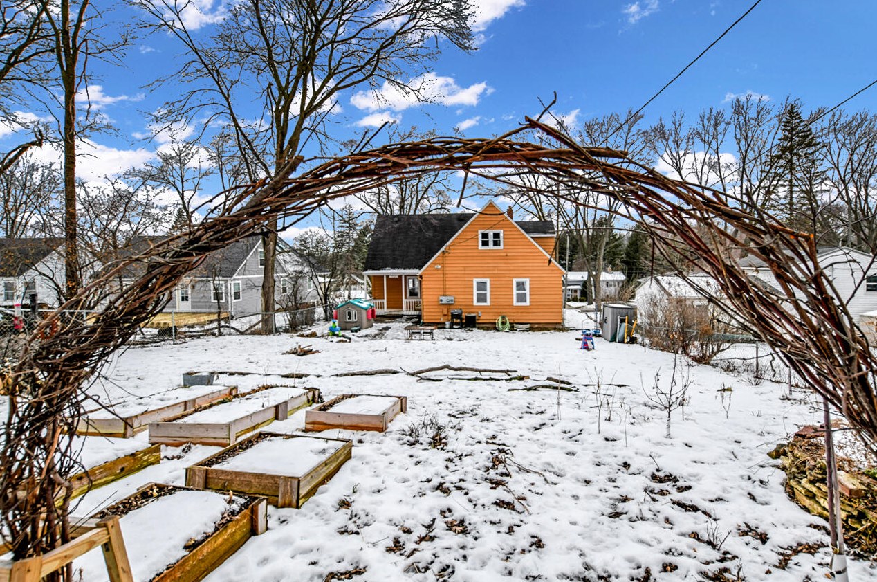 4117 Barby Ln, Madison WI 53704-1601 exterior