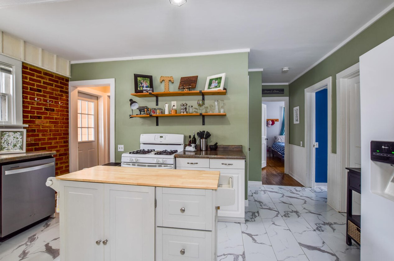 4117 Barby Ln, Madison WI 53704-1601 exterior