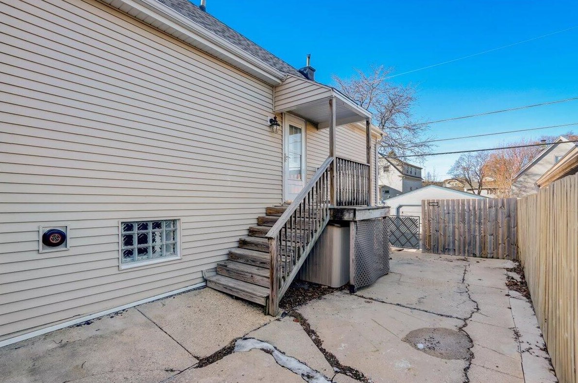 3846 Morris Ave, Cudahy WI  53110-2303 exterior