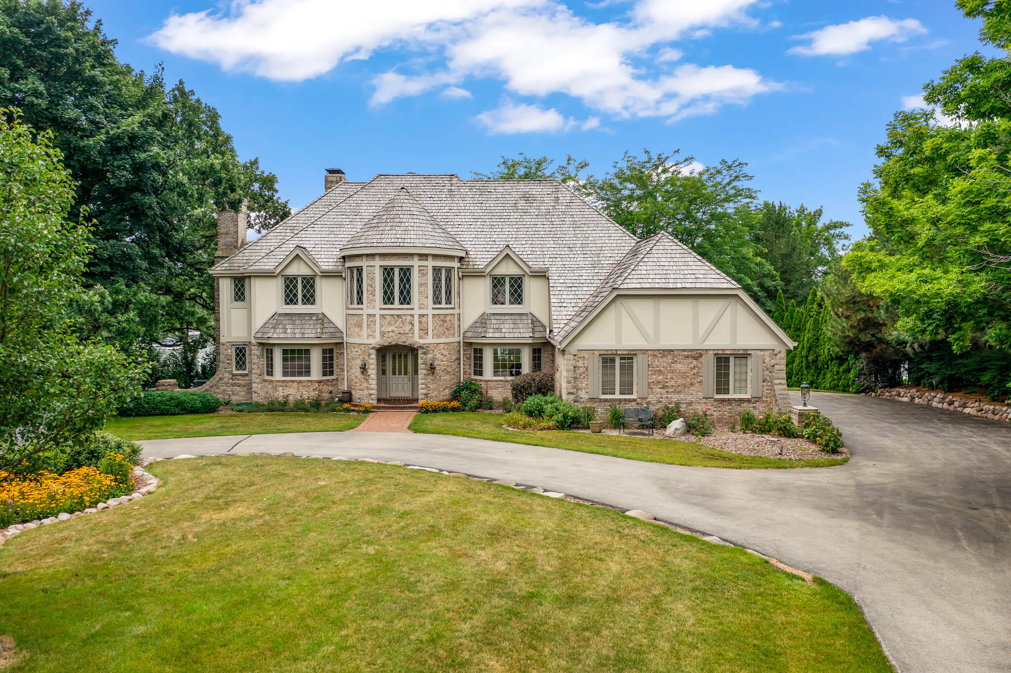 34595 Springbank Rd, Oconomowoc Lake, WI 53066 MLS 1824784 Coldwell