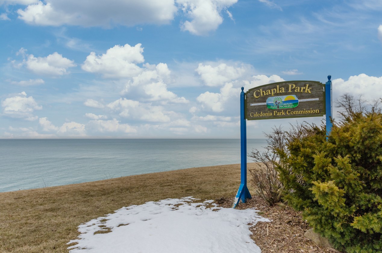 7156 Cliffside Dr, Racine WI  53402-1286 exterior