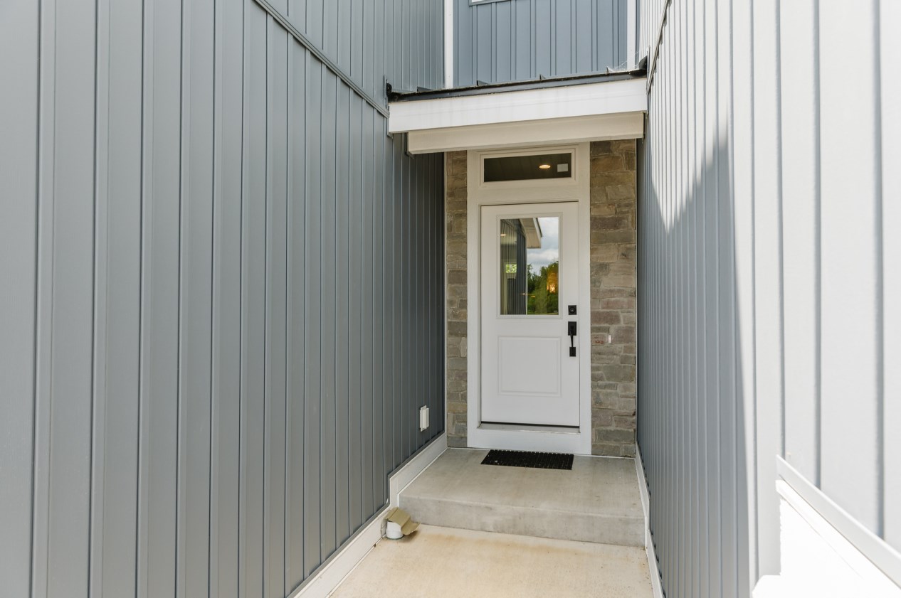 405 Falcon Ridge Dr, Lyons WI  53105-2416 exterior