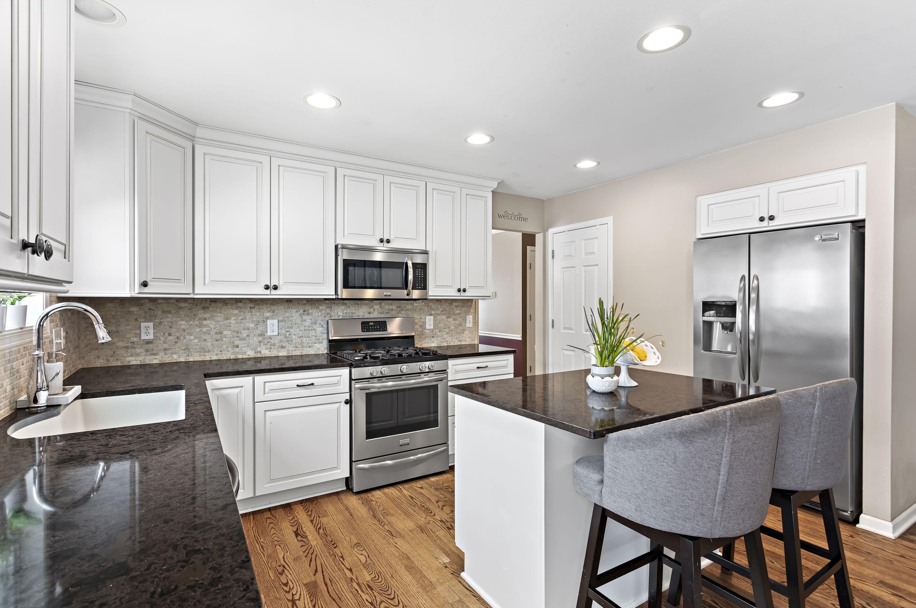2257 Shoshoni St, Grafton WI  53024-9351 exterior