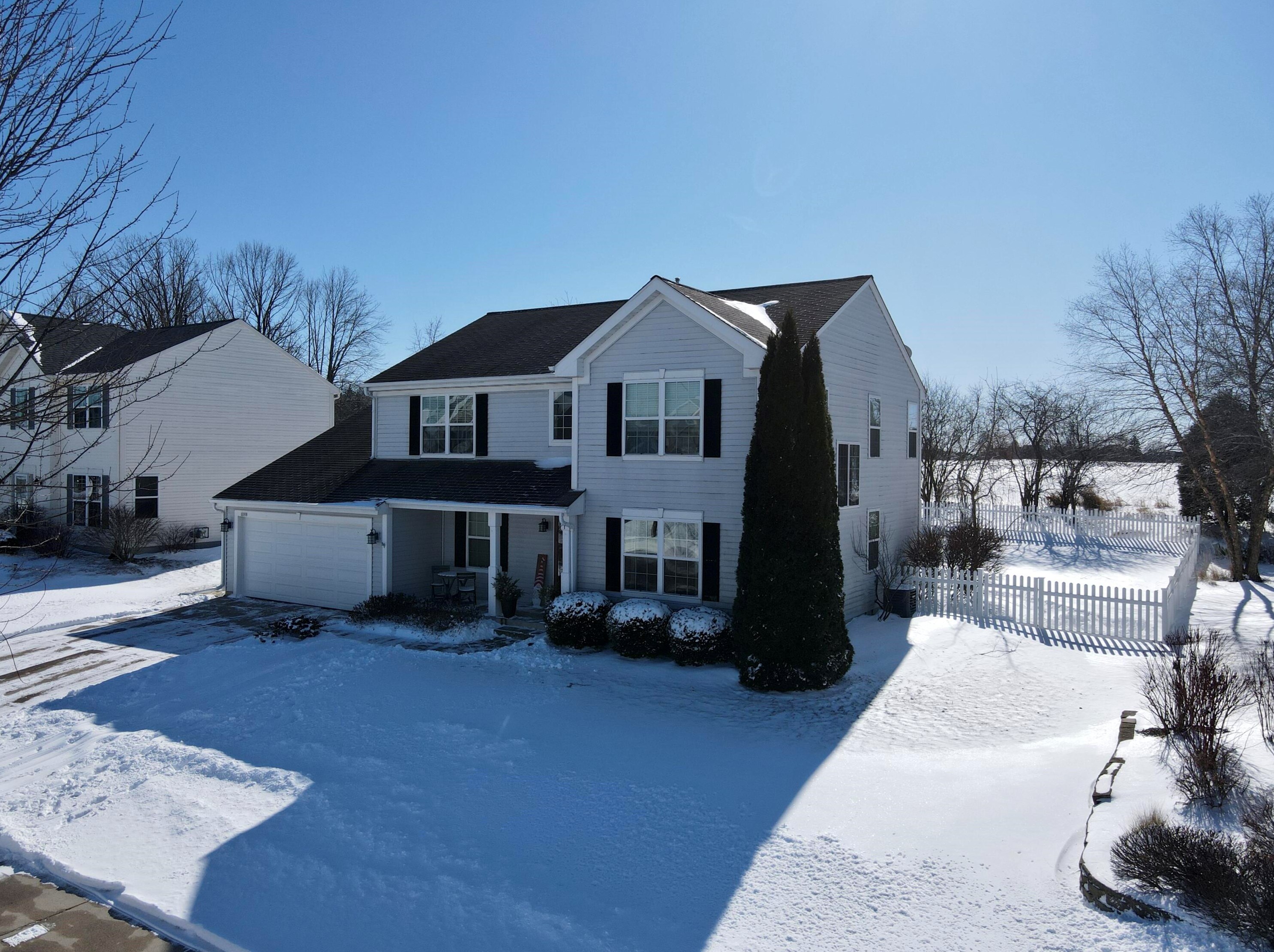 2257 Shoshoni St, Grafton WI  53024-9351 exterior
