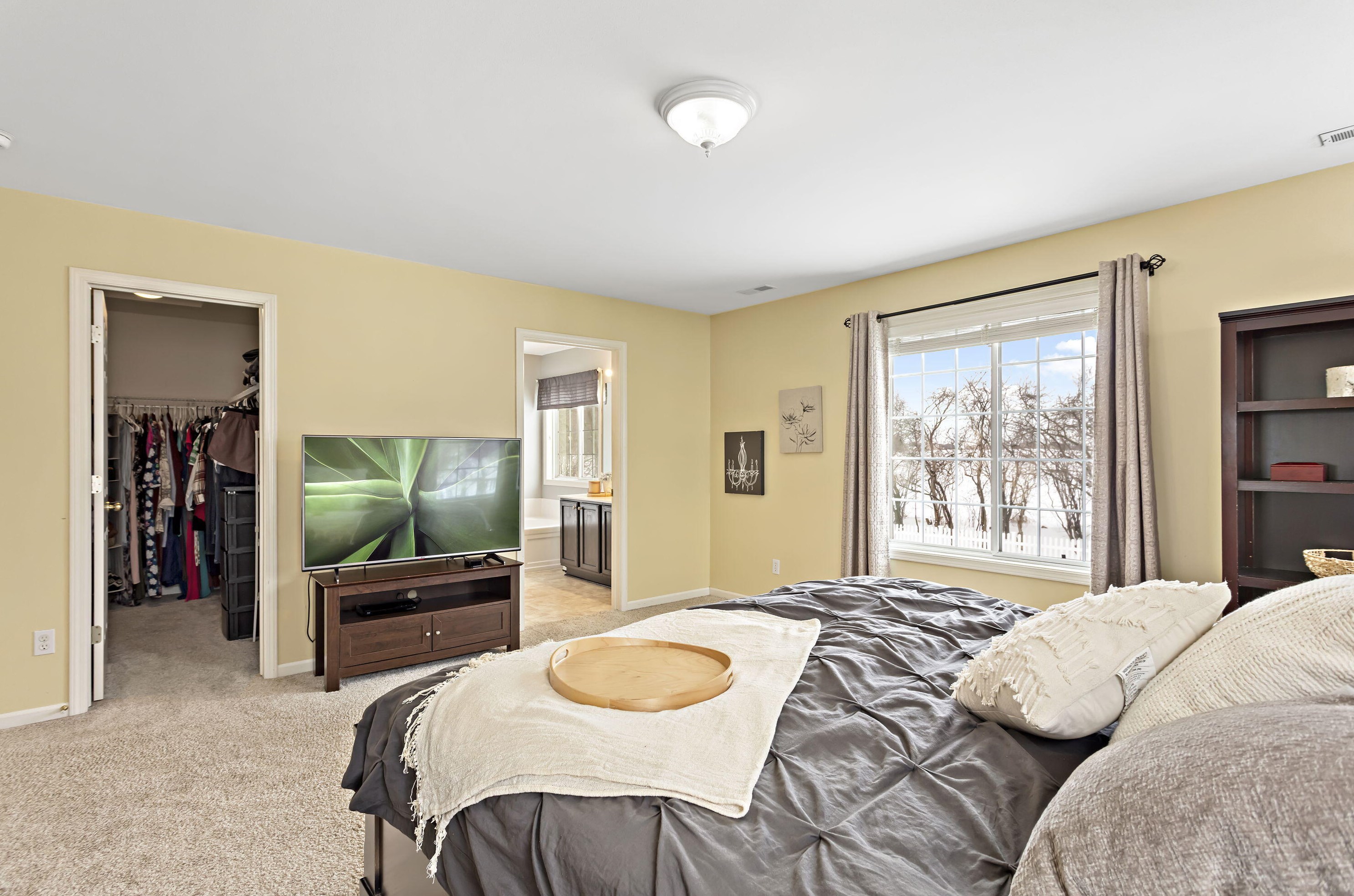 2257 Shoshoni St, Grafton WI  53024-9351 exterior
