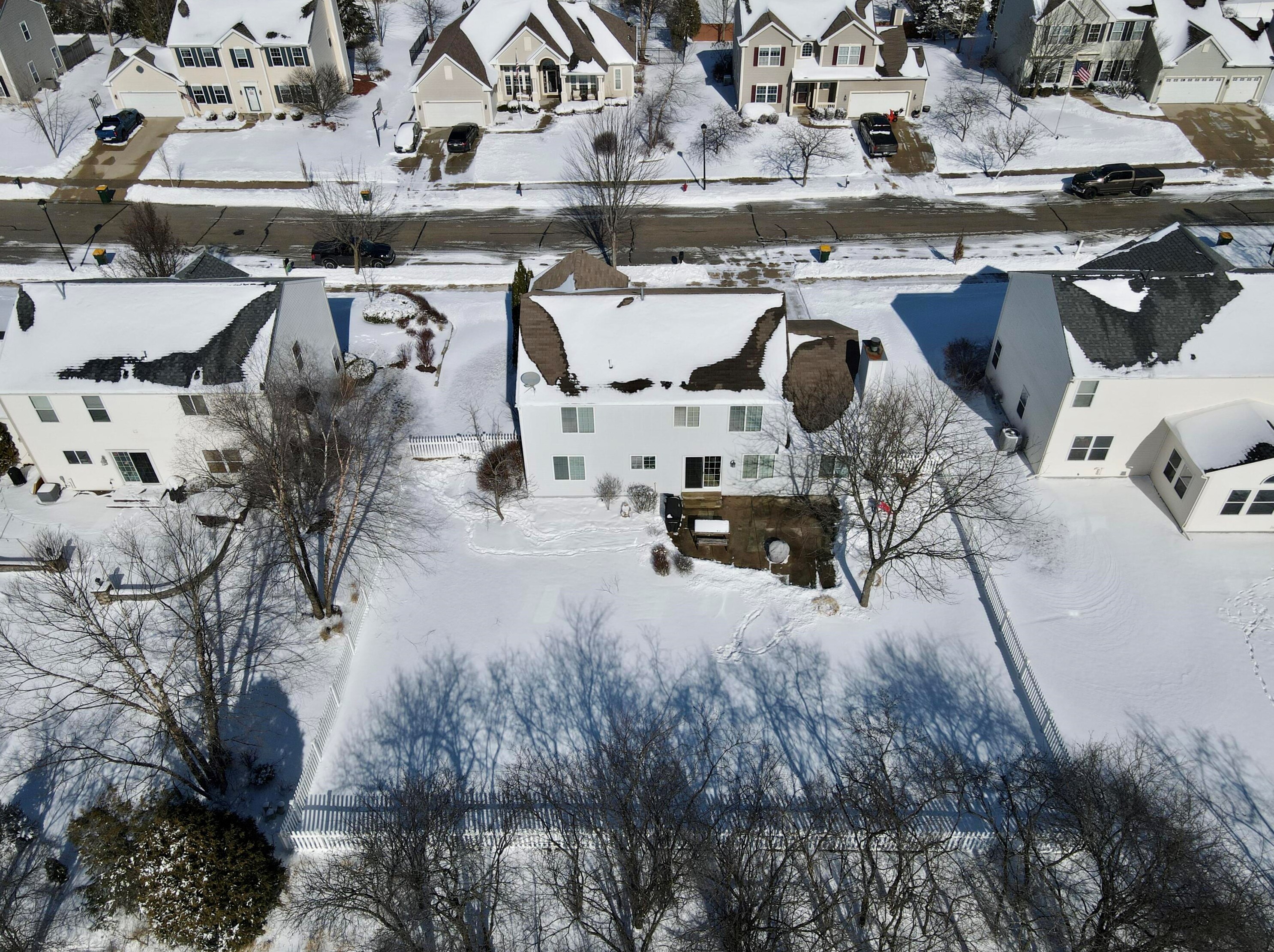 2257 Shoshoni St, Grafton WI  53024-9351 exterior