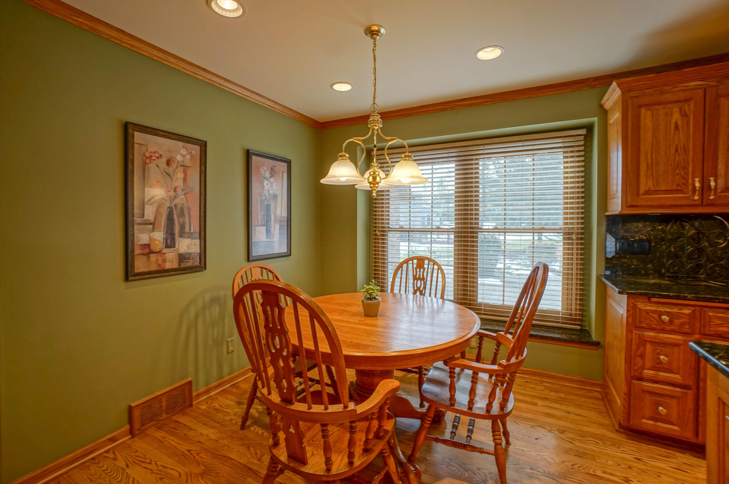 16615 Mary Cliff Ln, Brookfield WI  53005-2135 exterior