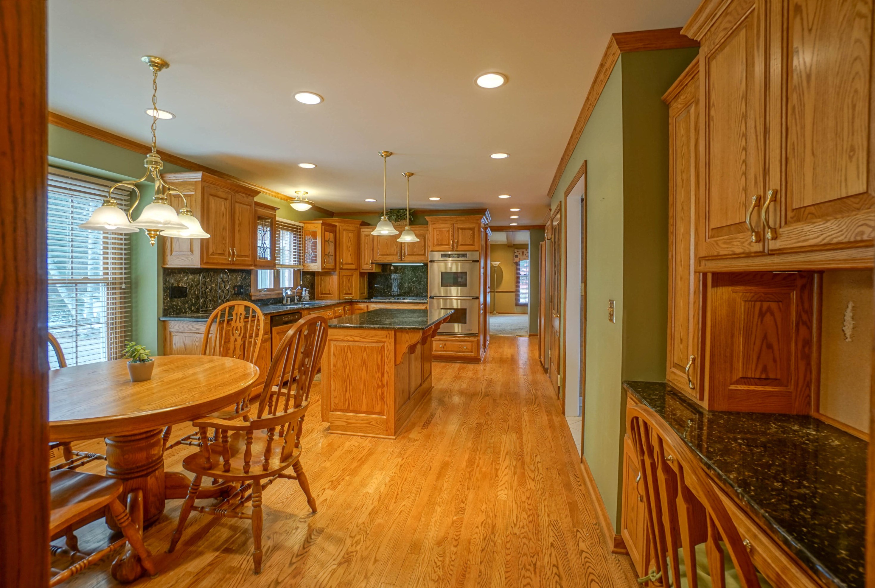 16615 Mary Cliff Ln, Brookfield WI  53005-2135 exterior