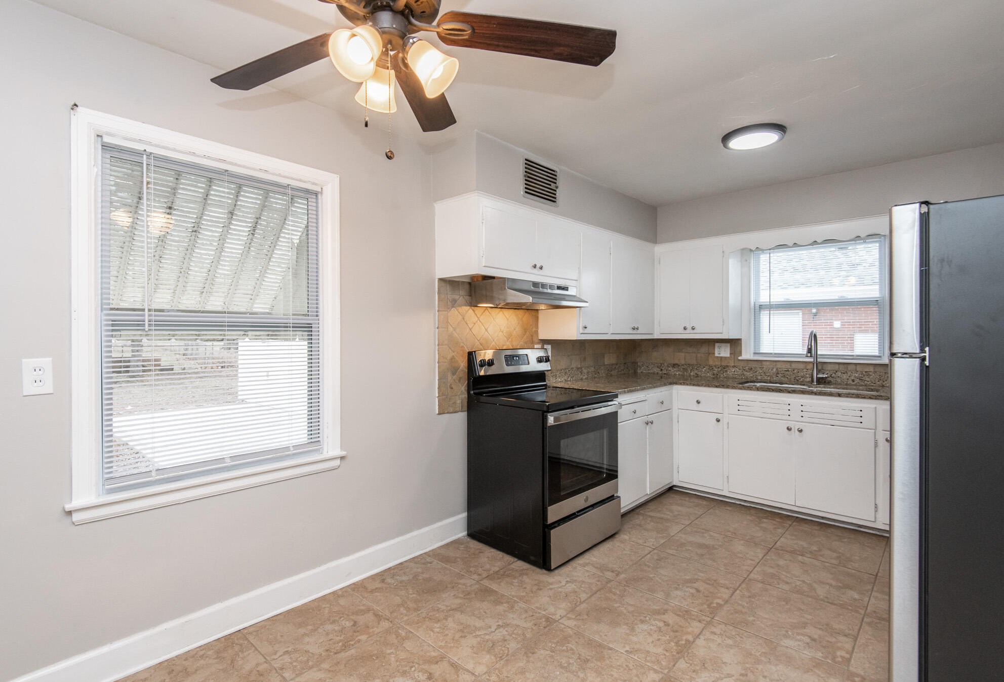 2036 Carlisle Ave, Racine WI  53404-2110 exterior