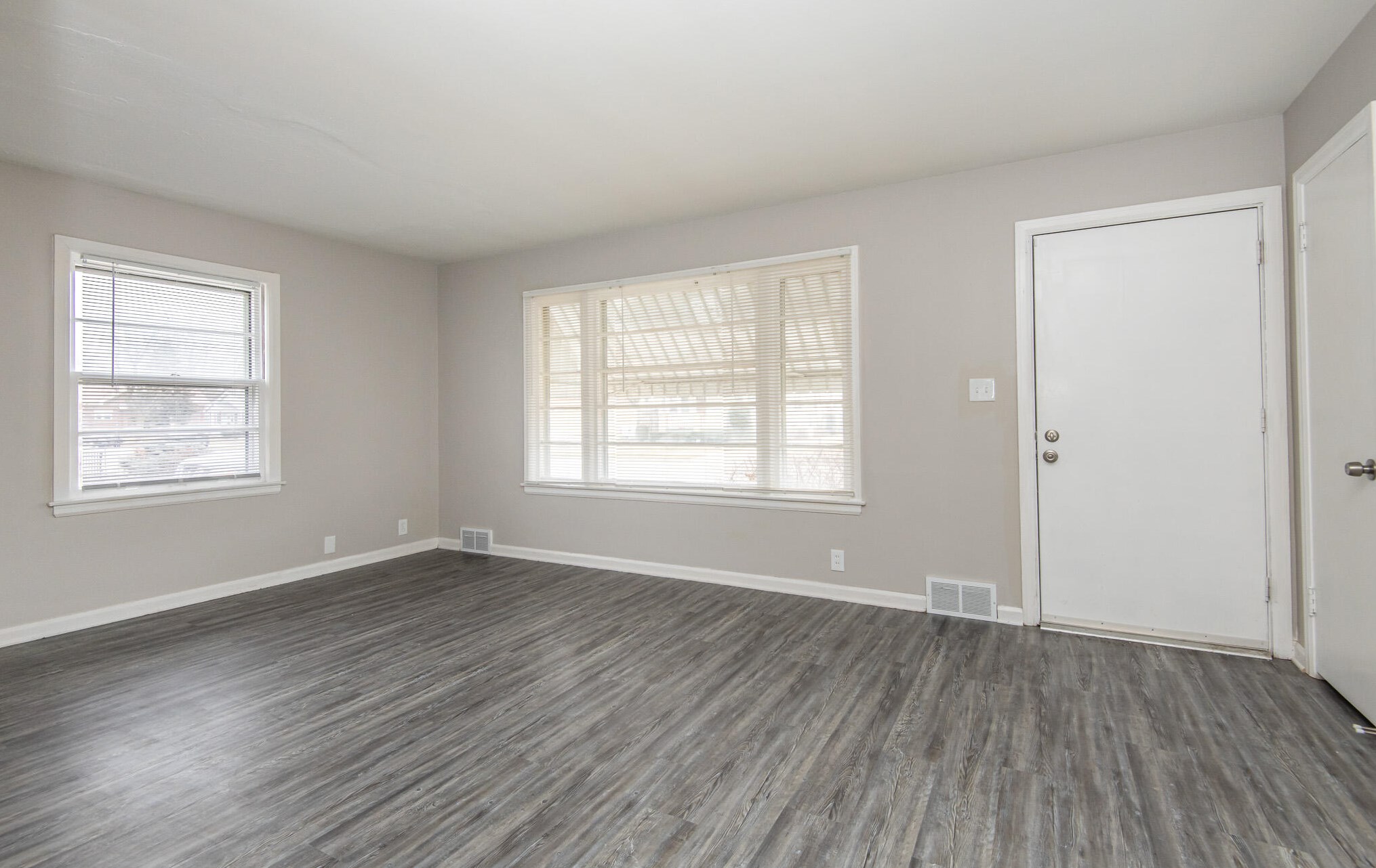 2036 Carlisle Ave, Racine WI  53404-2110 exterior