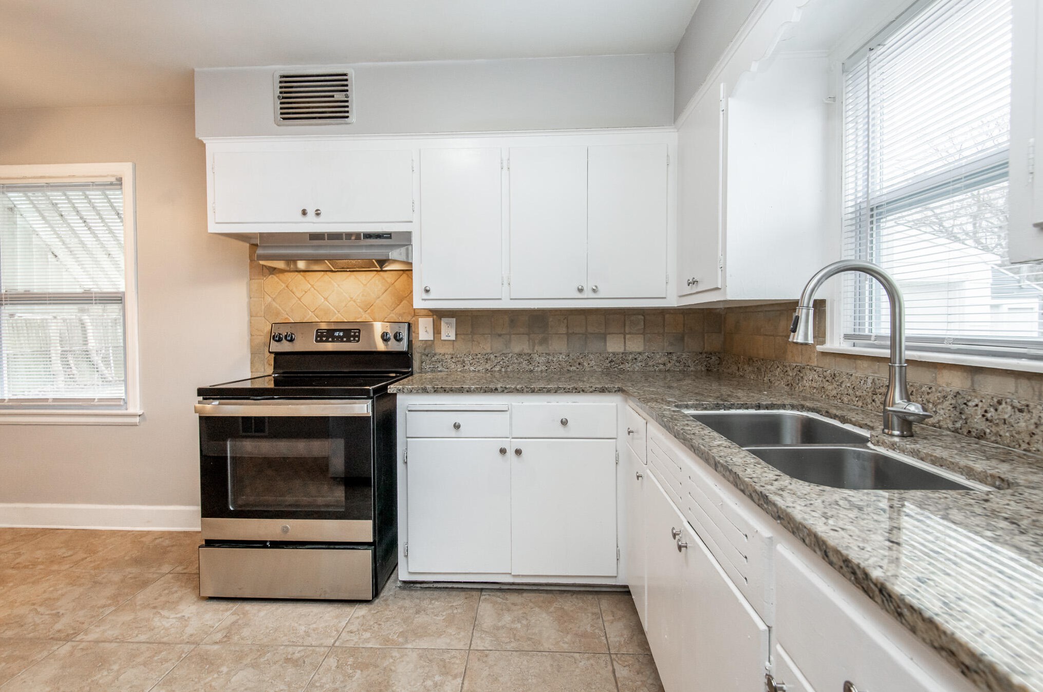 2036 Carlisle Ave, Racine WI  53404-2110 exterior