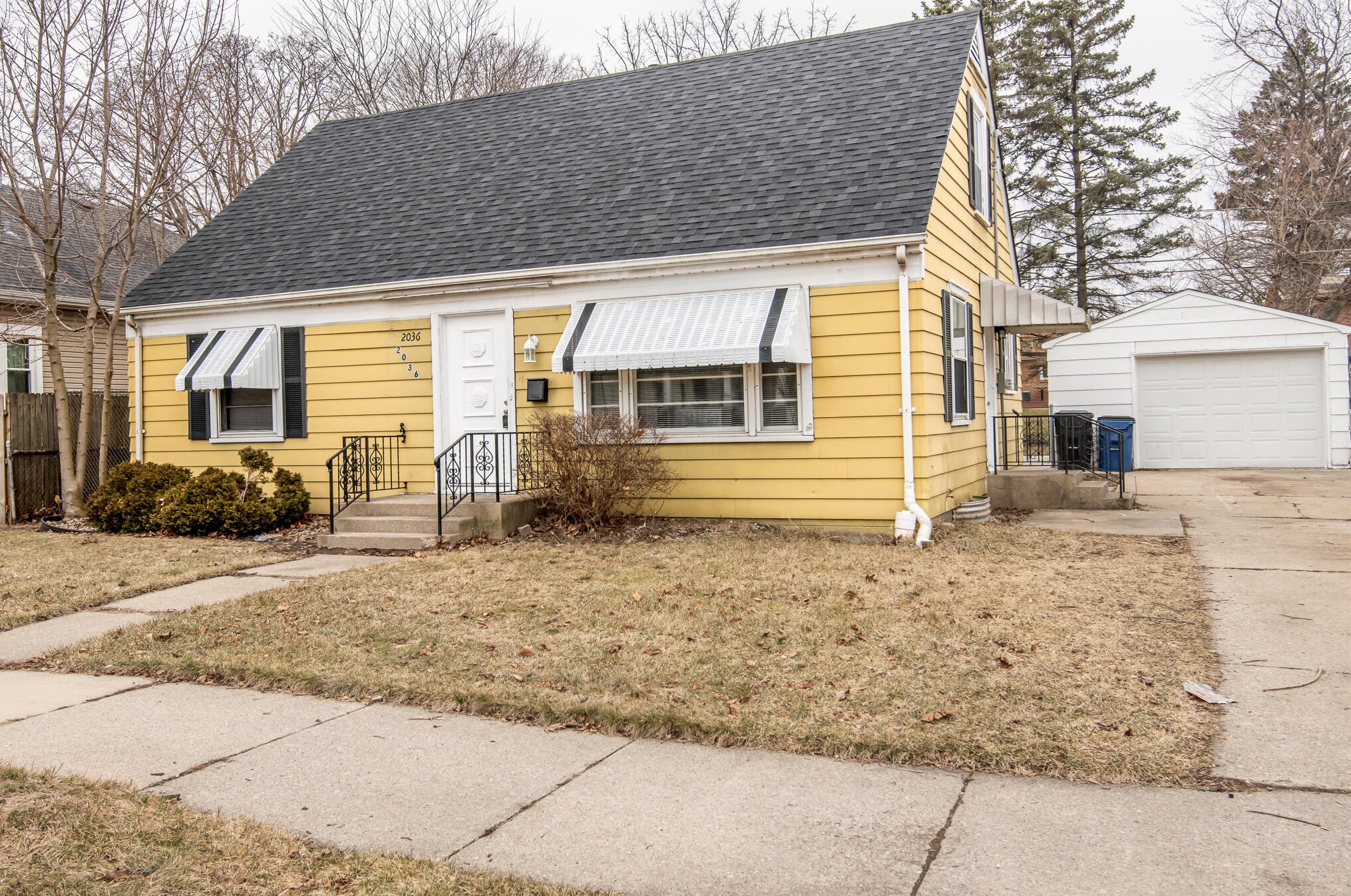 2036 Carlisle Ave, Racine WI  53404-2110 exterior