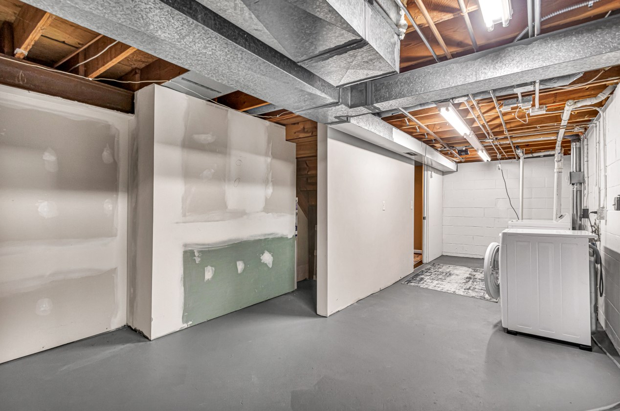 3949 17th Pl, Sheboygan WI  53081-7561 exterior