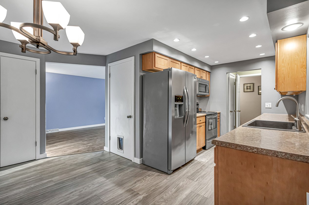 3949 17th Pl, Sheboygan WI  53081-7561 exterior