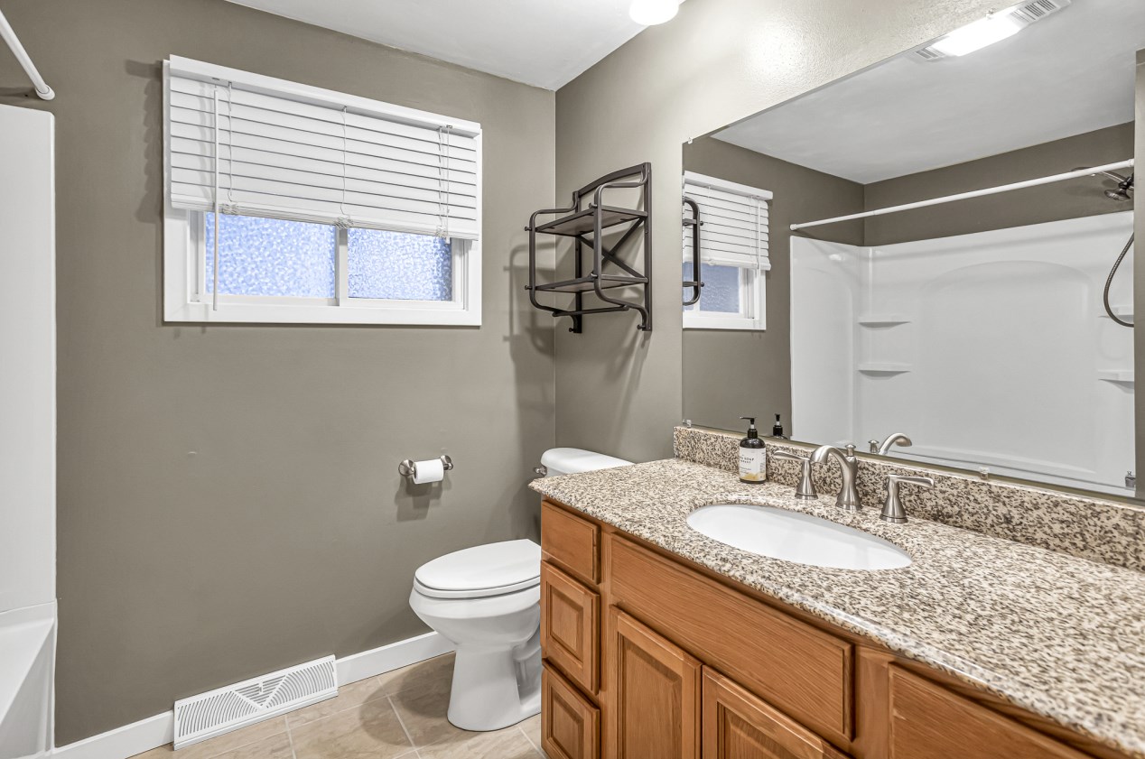 3949 17th Pl, Sheboygan WI  53081-7561 exterior