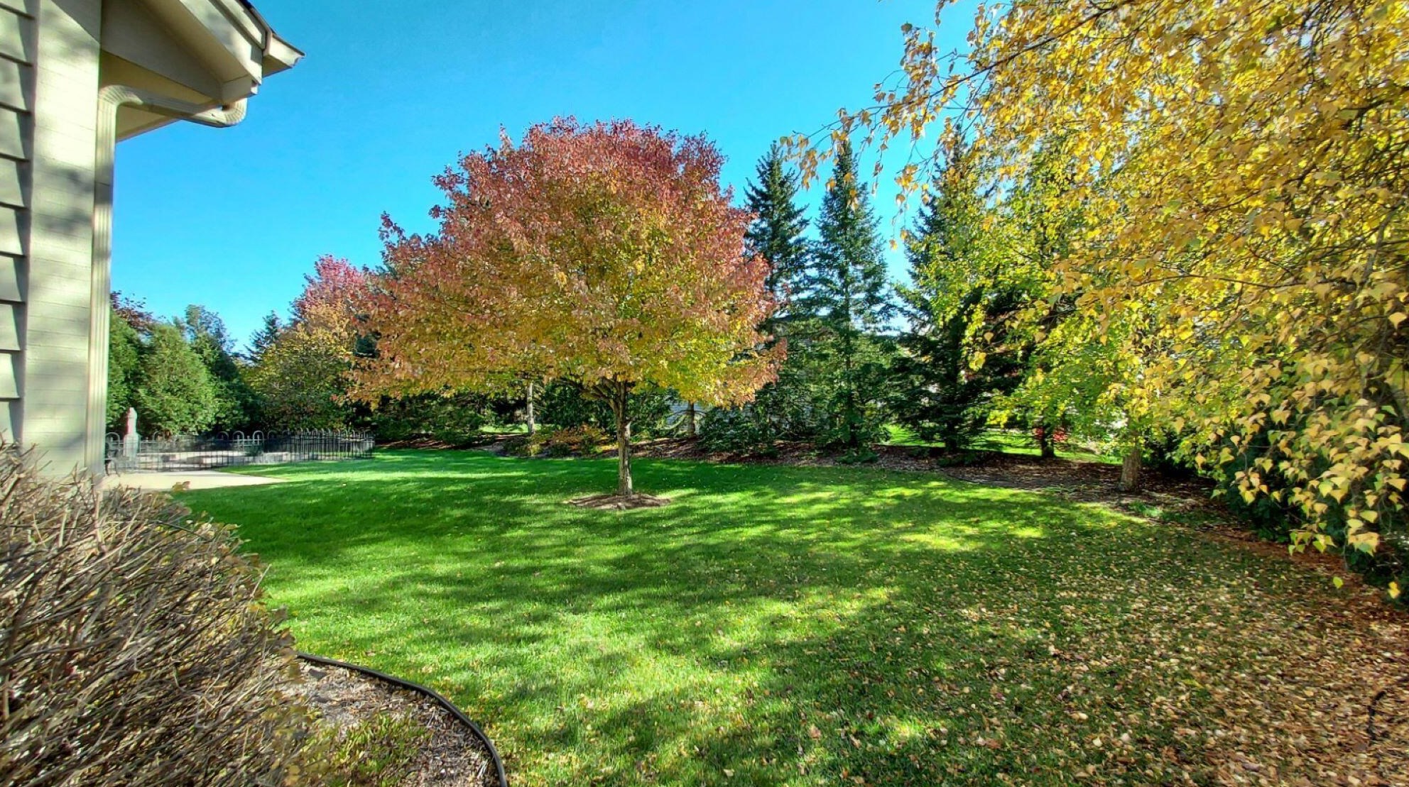 8157 Woodfield Dr, Hales Corners WI  53132-8386 exterior