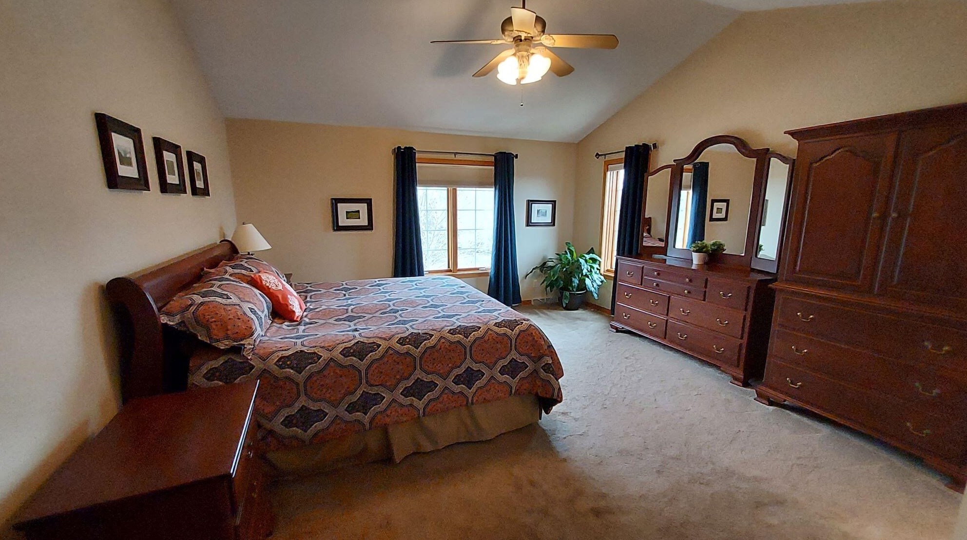 8157 Woodfield Dr, Hales Corners WI  53132-8386 exterior