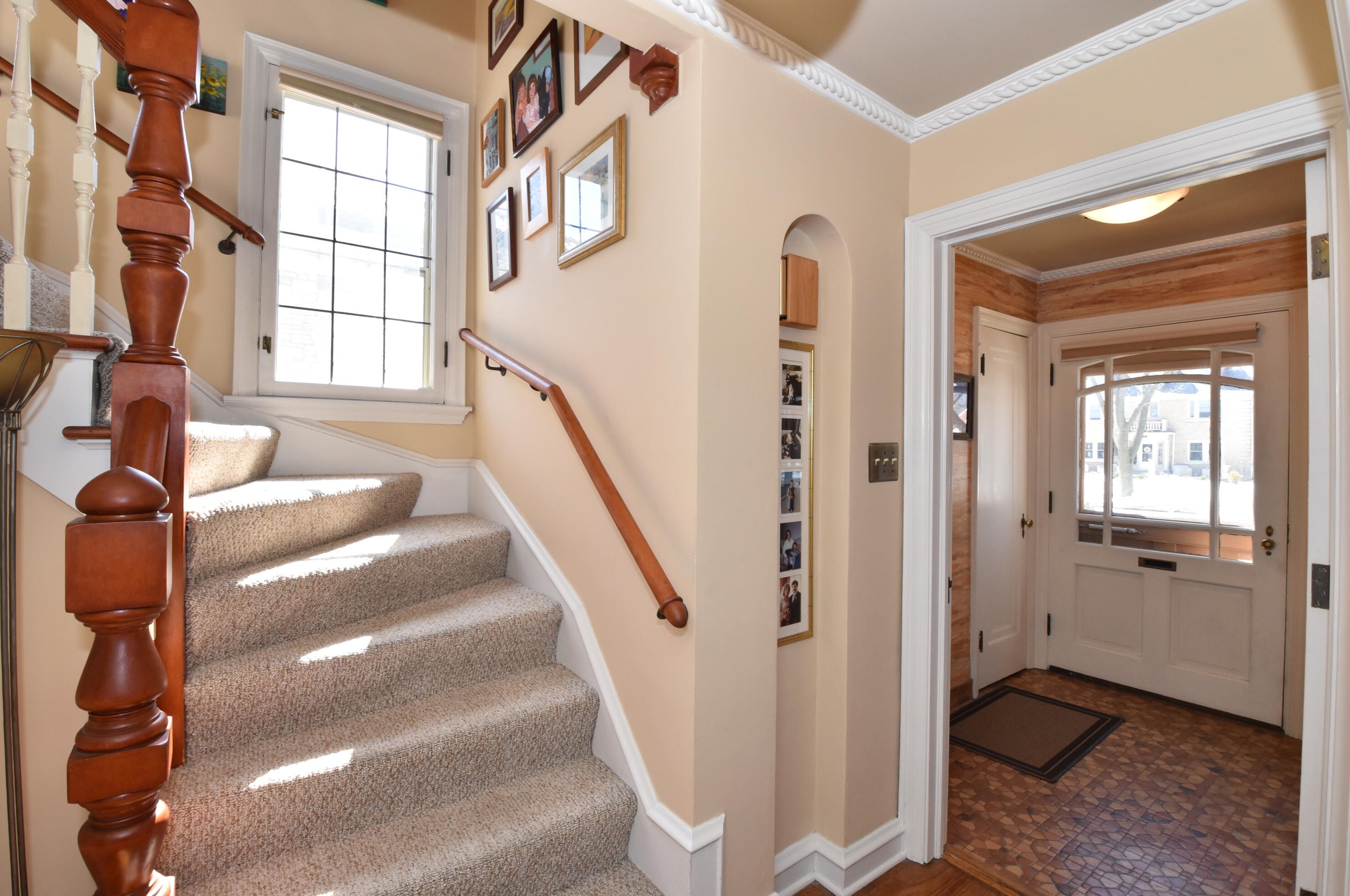 646 77 St, Milwaukee WI 53213-3511 exterior