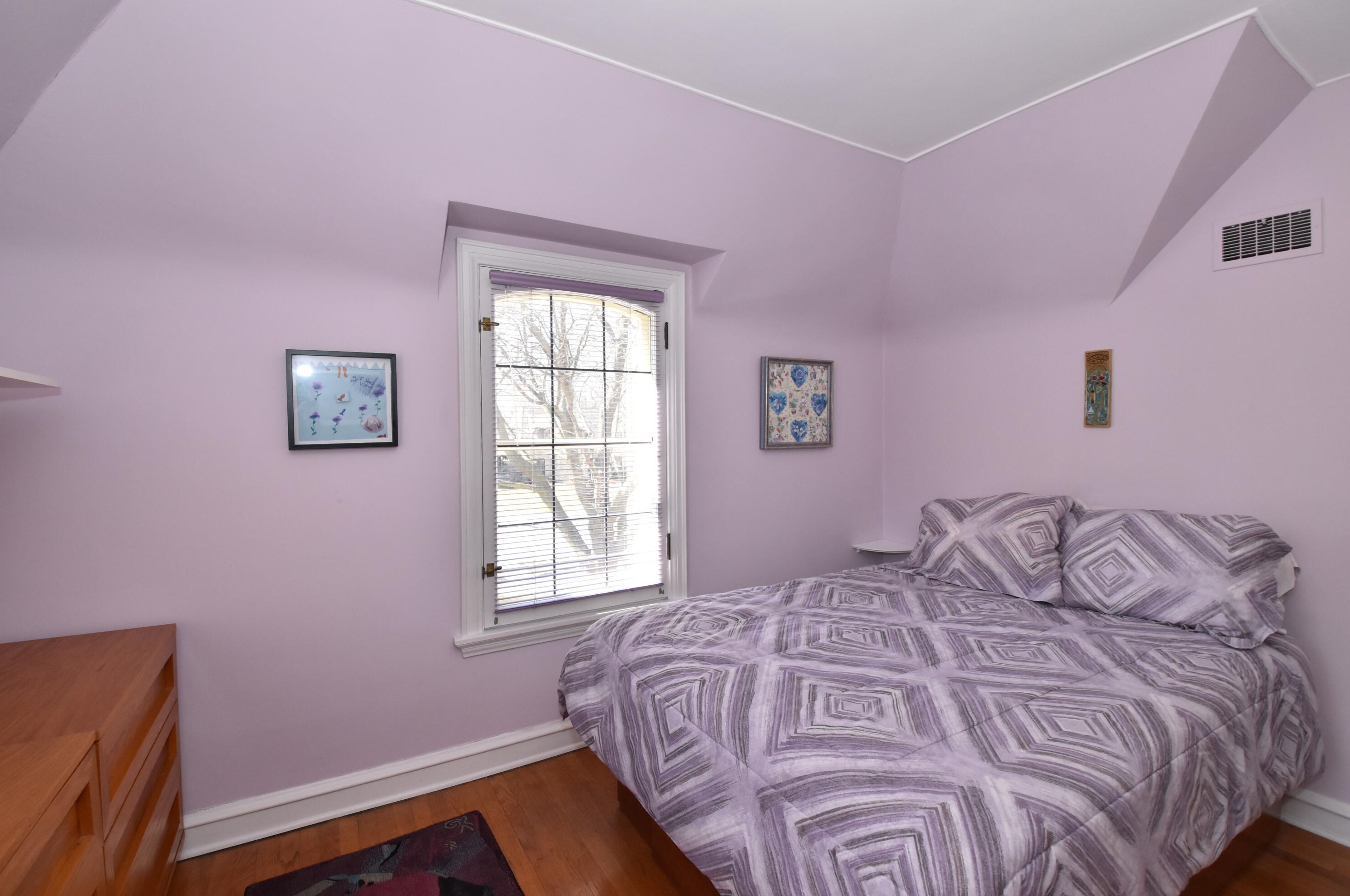 646 77 St, Milwaukee WI 53213-3511 exterior