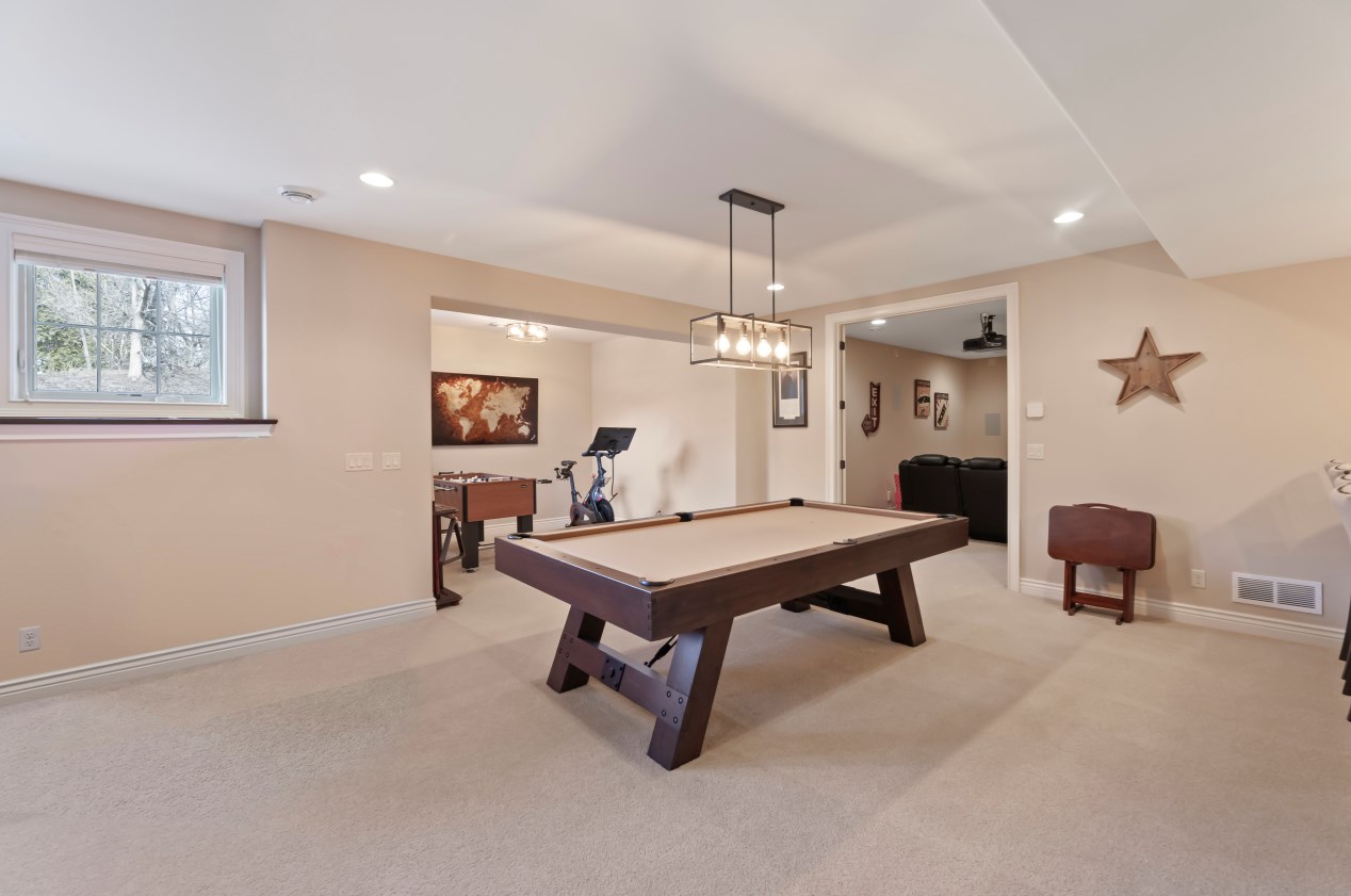 18840 Chapel Hill Dr, Brookfield WI  53045-7446 exterior