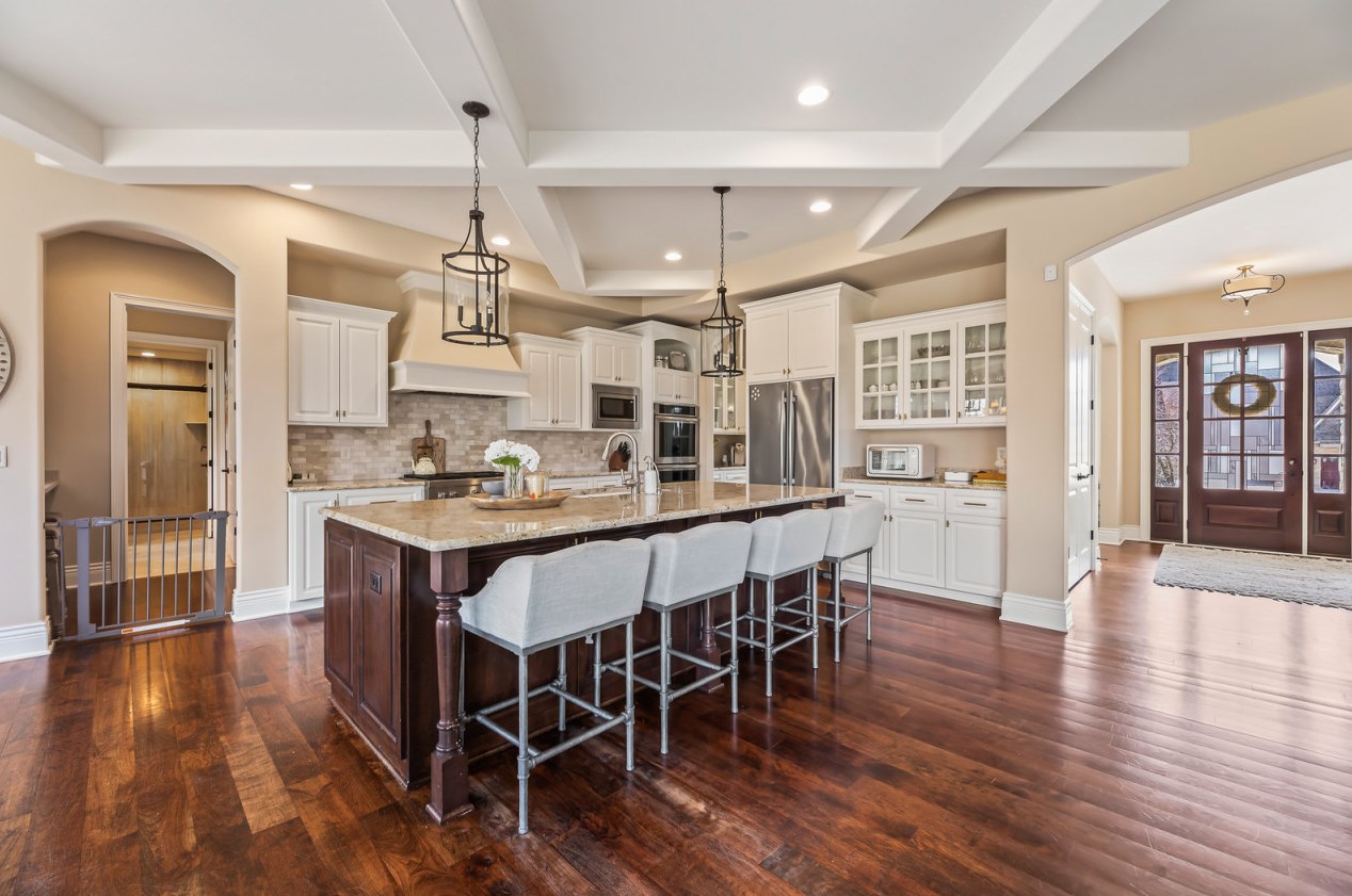 18840 Chapel Hill Dr, Brookfield WI  53045-7446 exterior