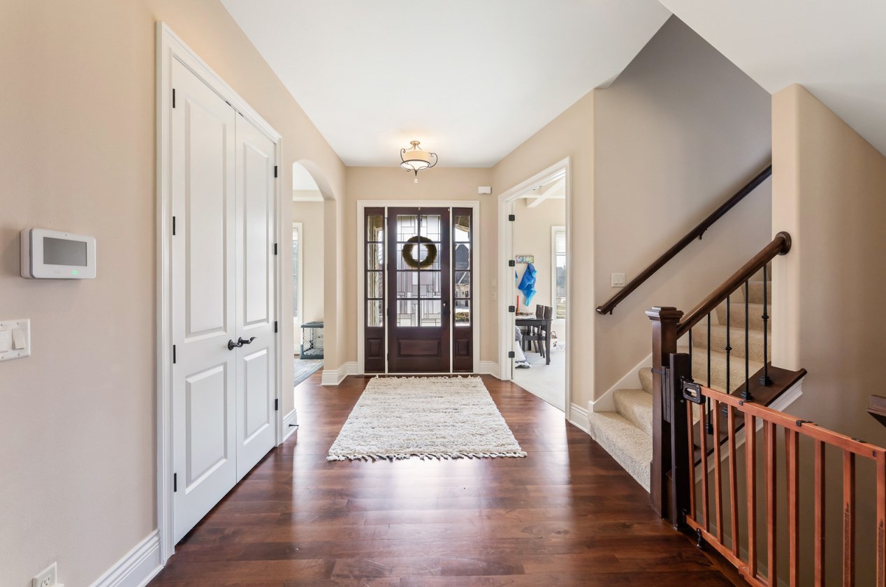 18840 Chapel Hill Dr, Brookfield WI  53045-7446 exterior