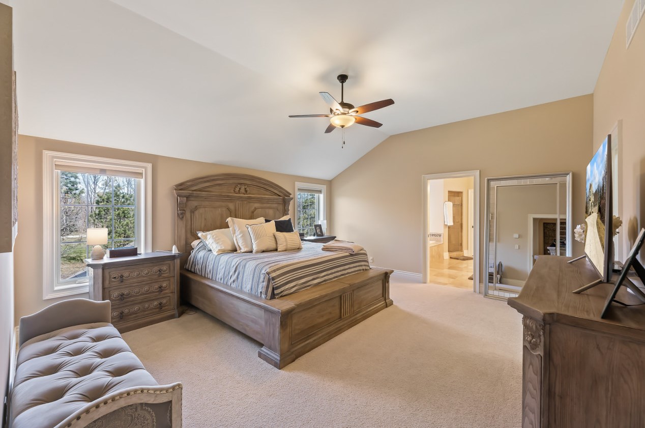 18840 Chapel Hill Dr, Brookfield WI  53045-7446 exterior