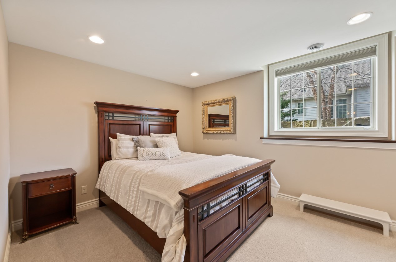 18840 Chapel Hill Dr, Brookfield WI  53045-7446 exterior