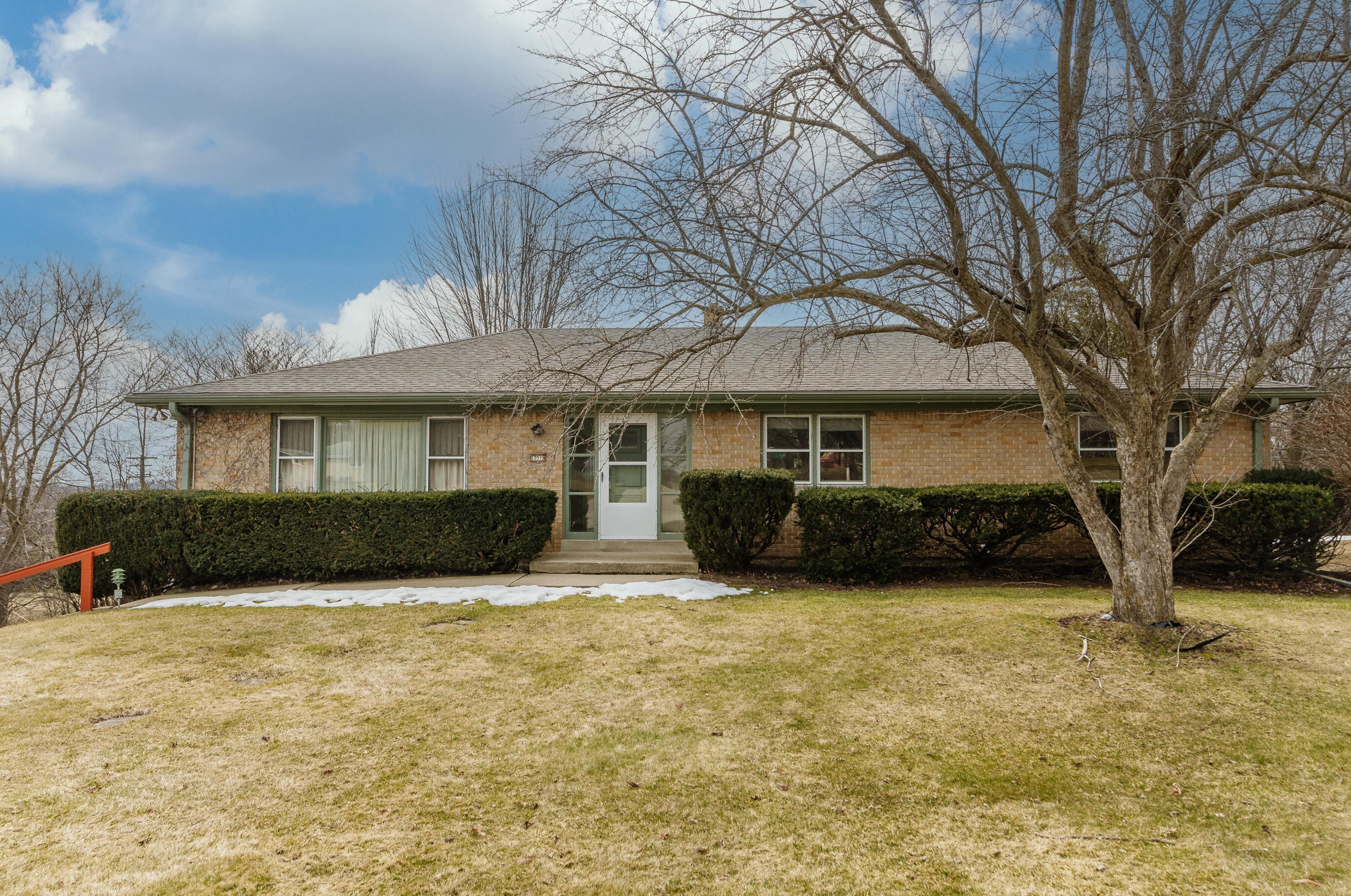 17515 West Ln, Brookfield WI  53045-4312 exterior