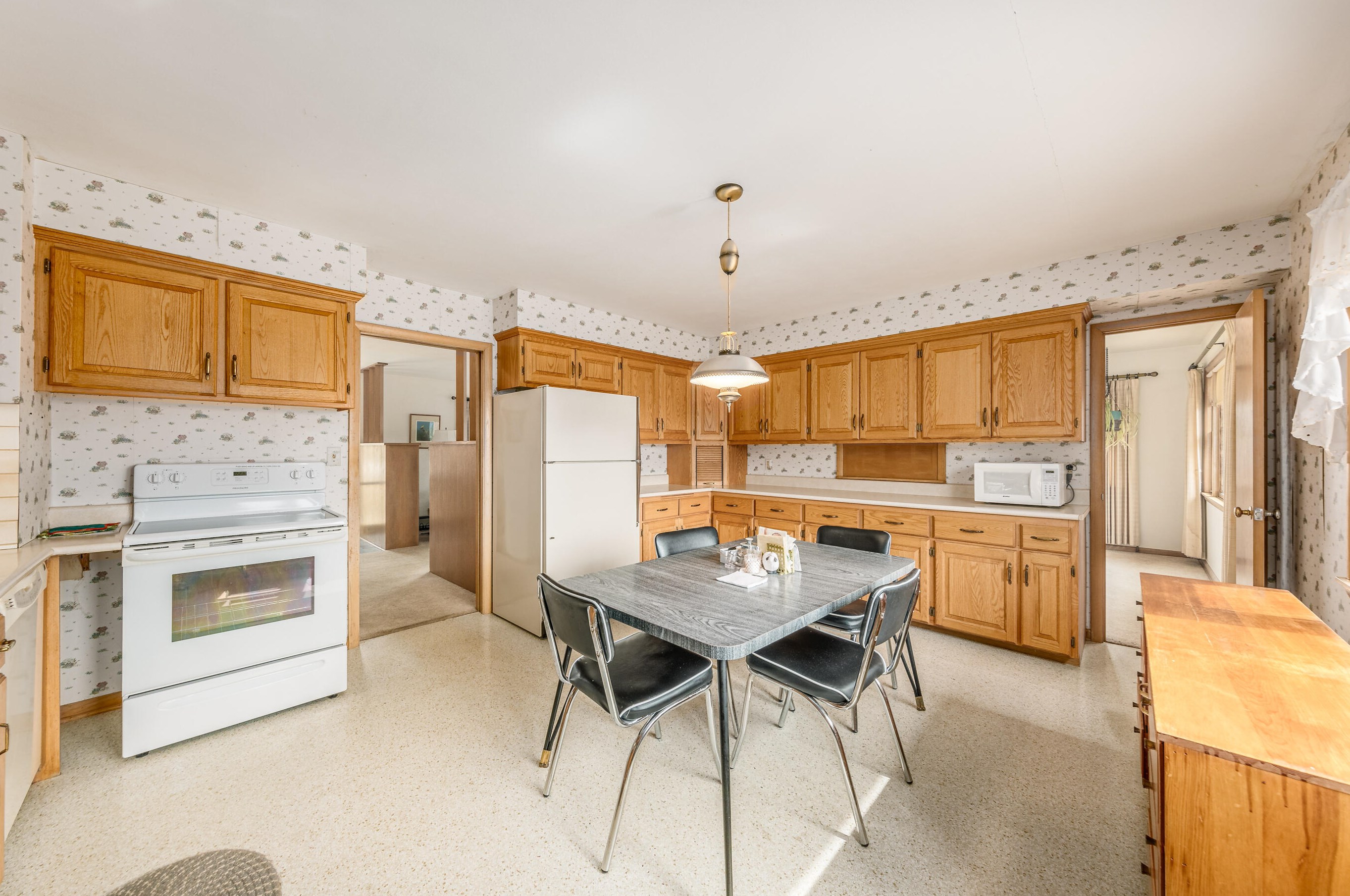 17515 West Ln, Brookfield WI  53045-4312 exterior