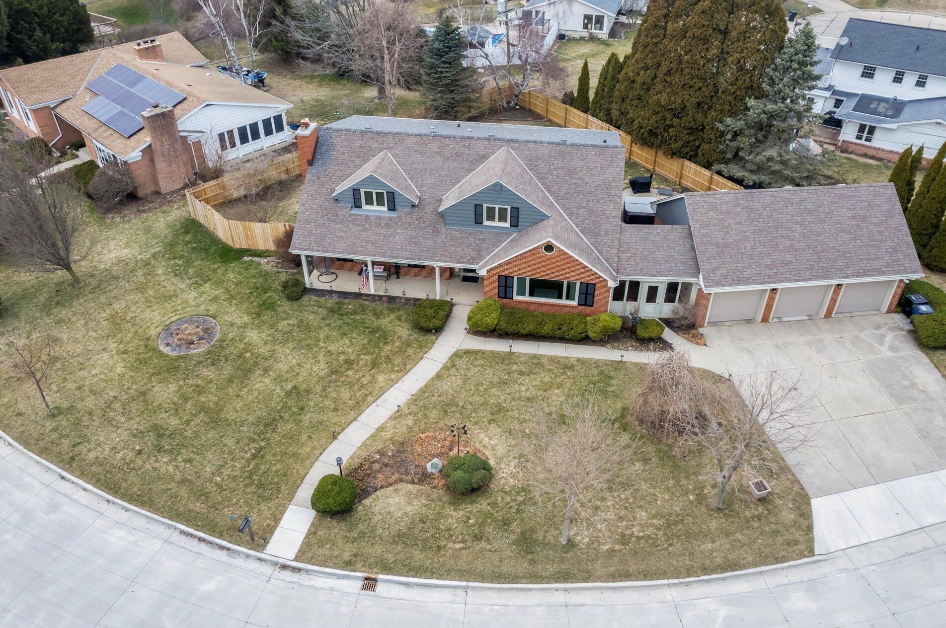 3800 Lighthouse Dr, Racine WI  53402-3618 exterior