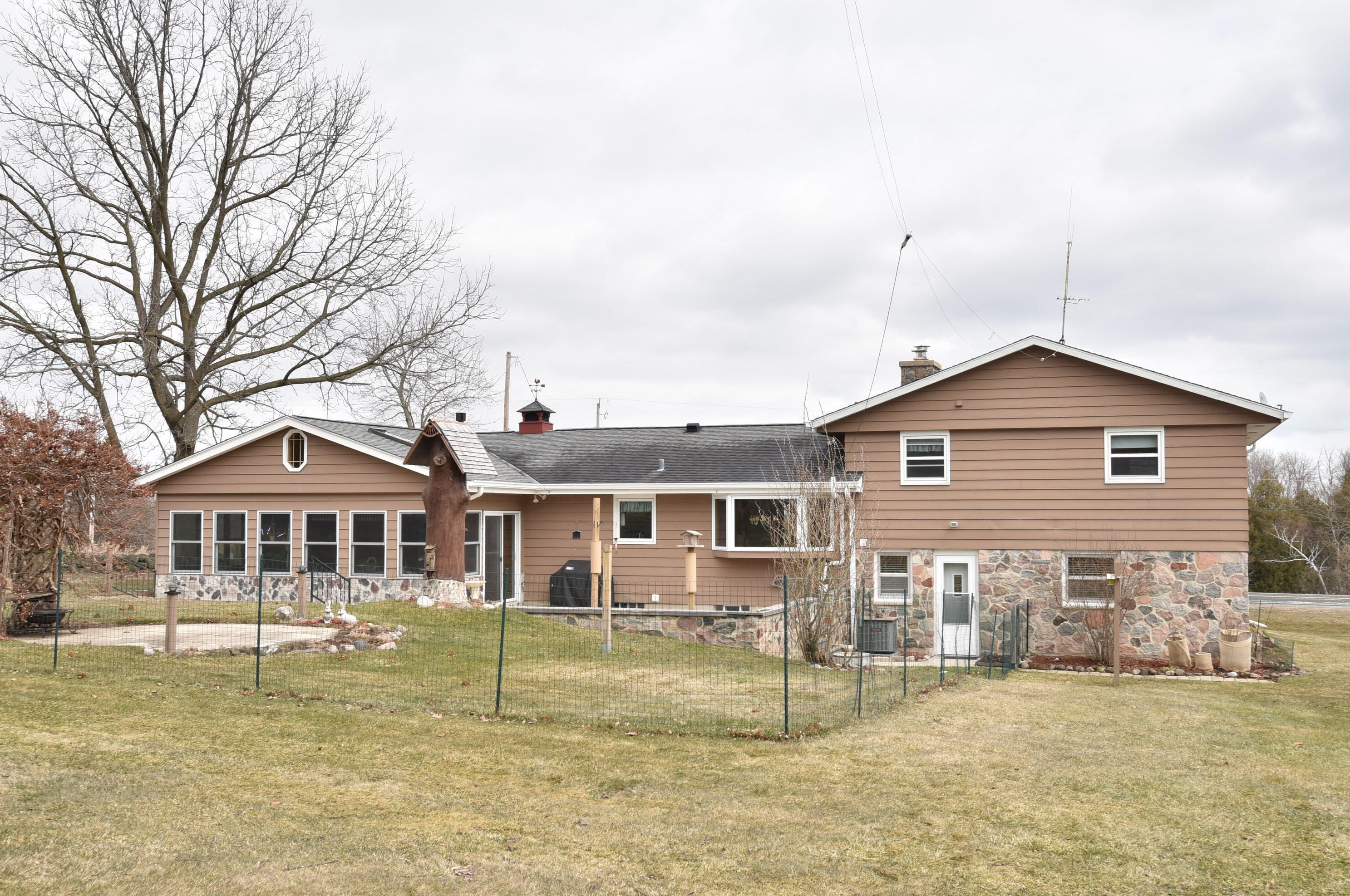 2753 County Road I, Saukville WI  53080-1525 exterior