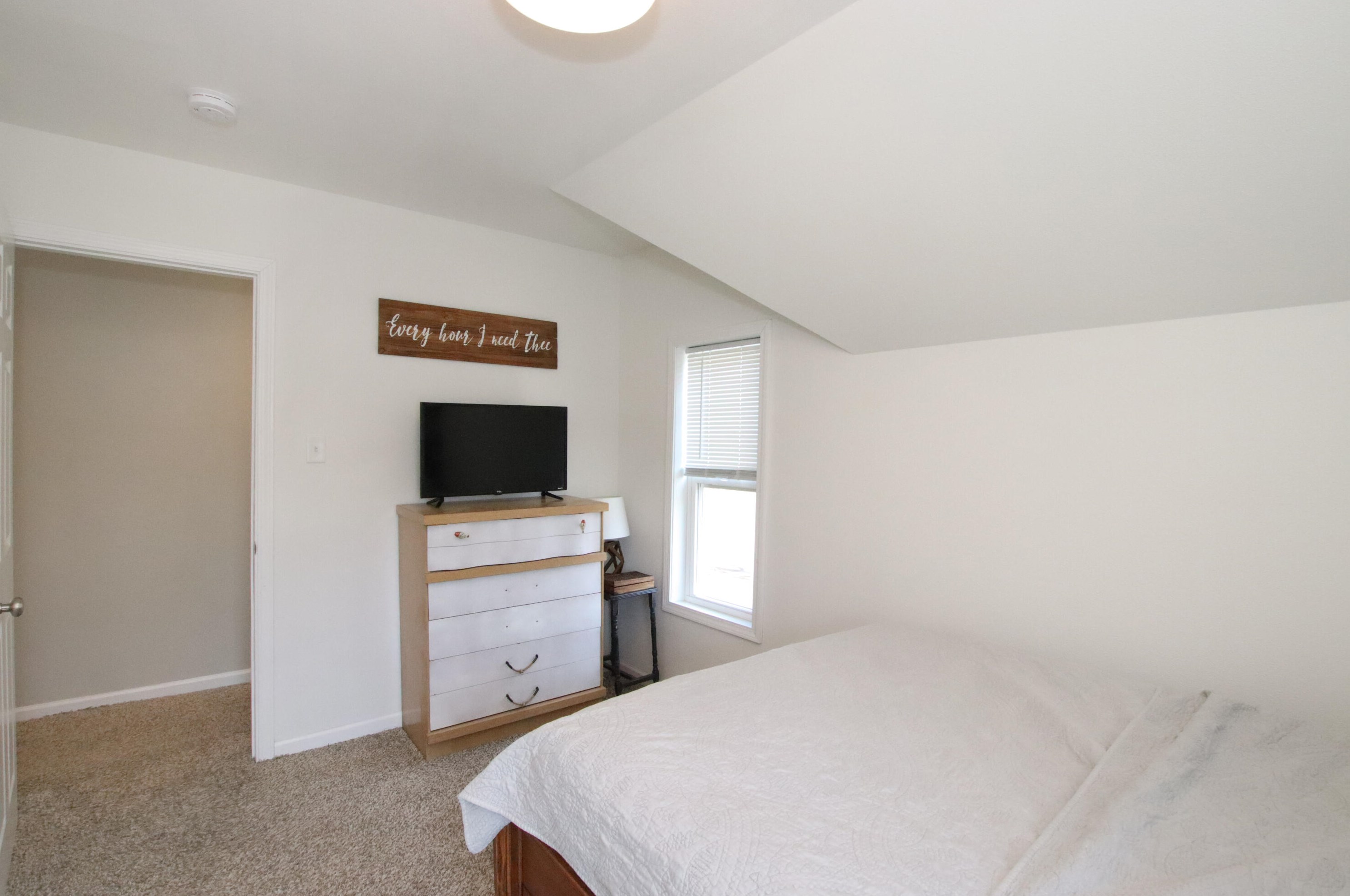 525 Loos St, Hartford WI  53027-1913 exterior