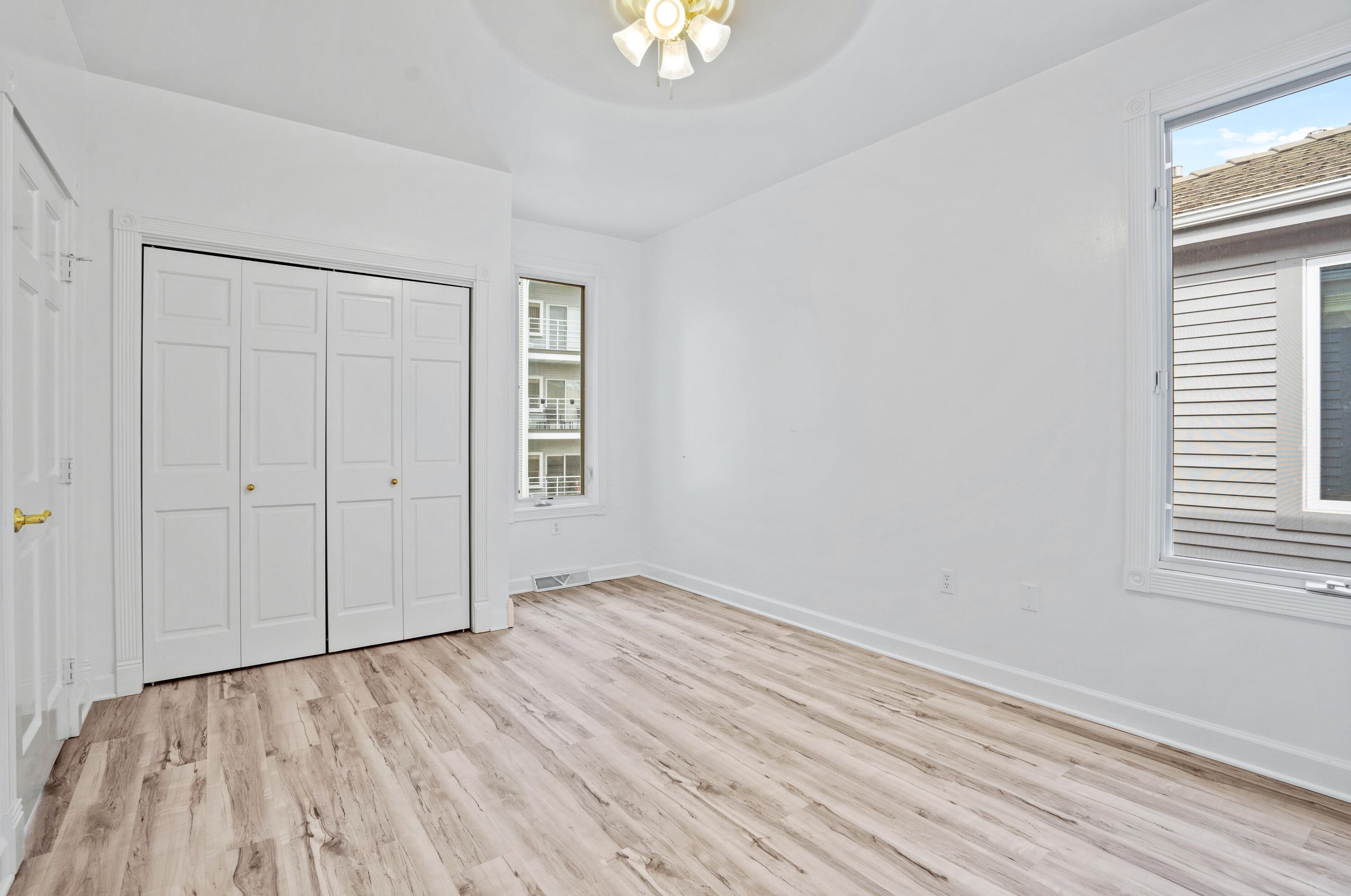 32 Harborview Dr, Racine WI  53403-4601 exterior