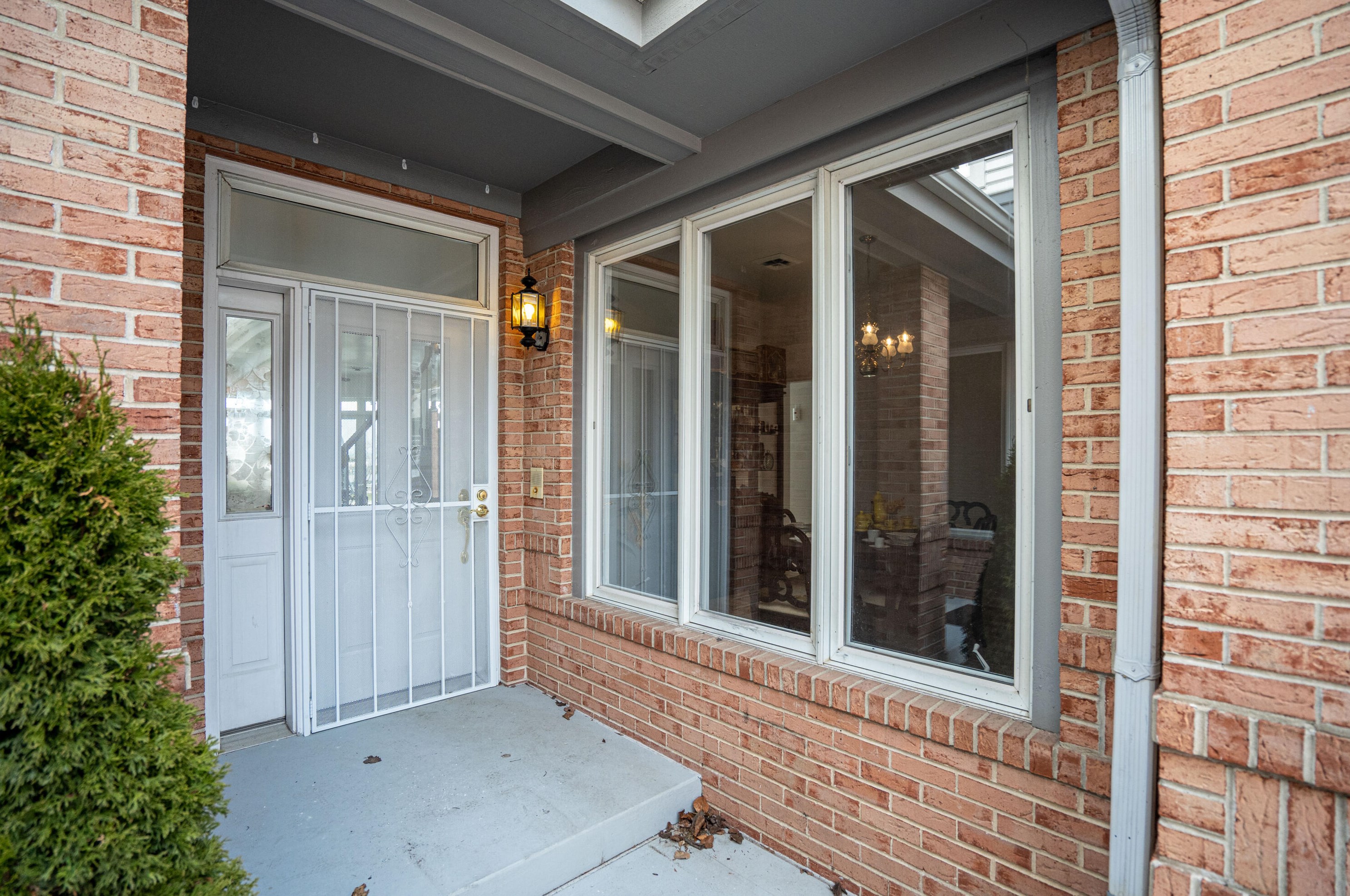 32 Harborview Dr, Racine WI  53403-4601 exterior