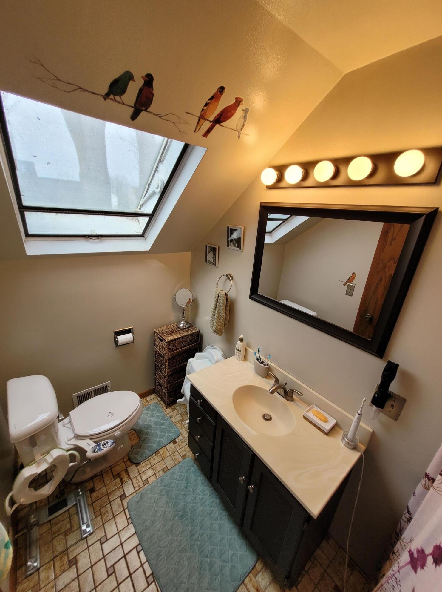 512 Madison Ave, South Milwaukee WI  53172-2704 exterior