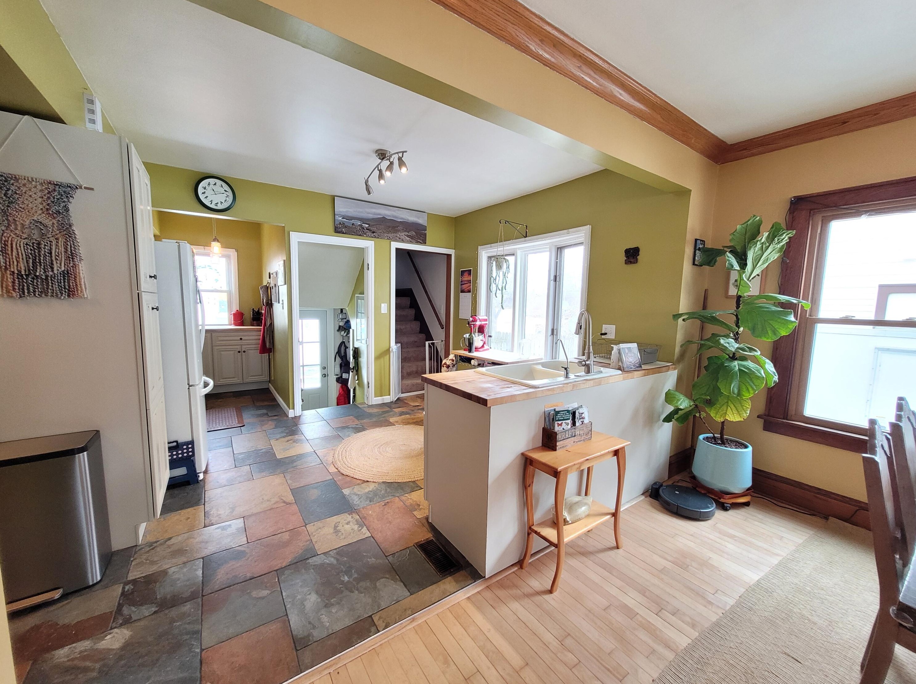 512 Madison Ave, South Milwaukee WI  53172-2704 exterior