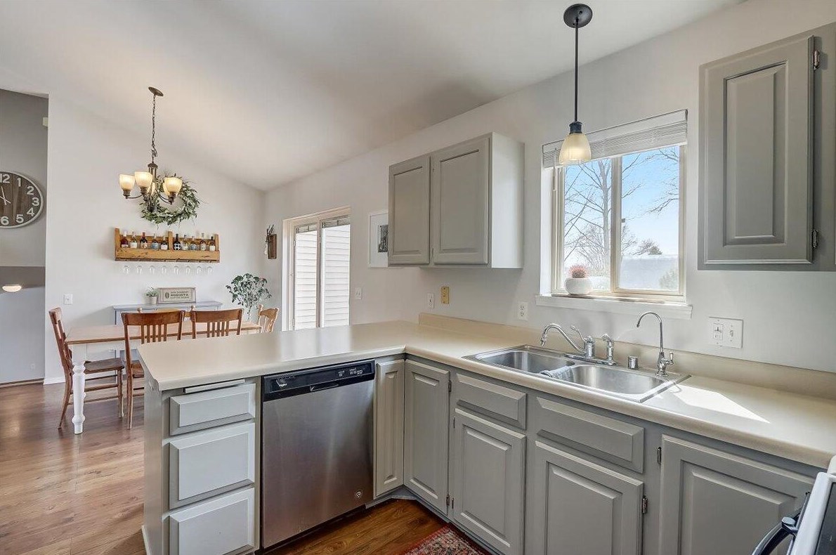 1100 Lee St, Lake Mills WI  53551-1938 exterior