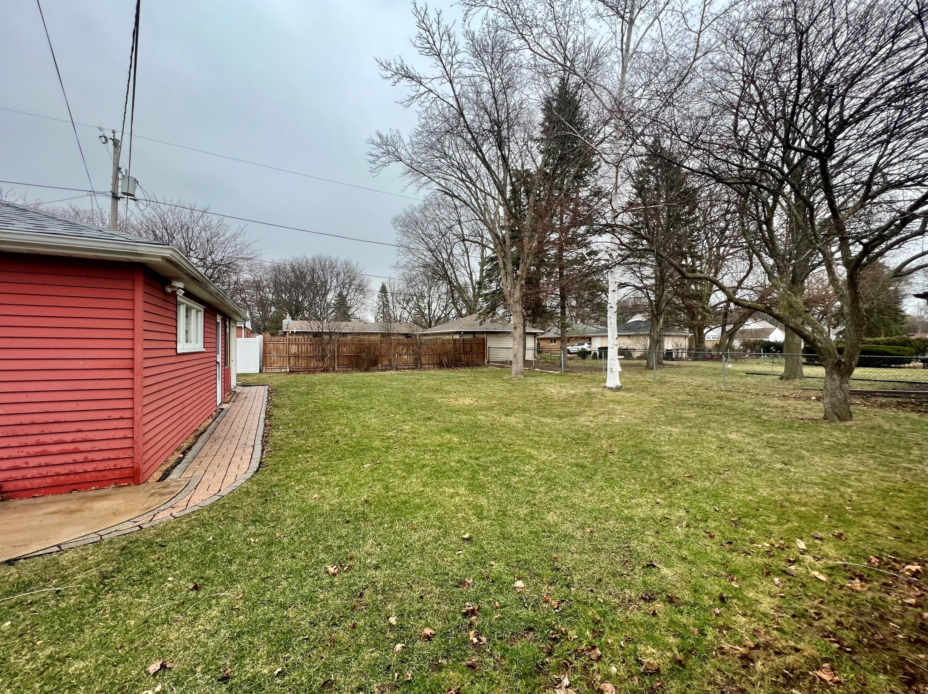 7522 Jackson Dr, Milwaukee WI 53219-2817 exterior