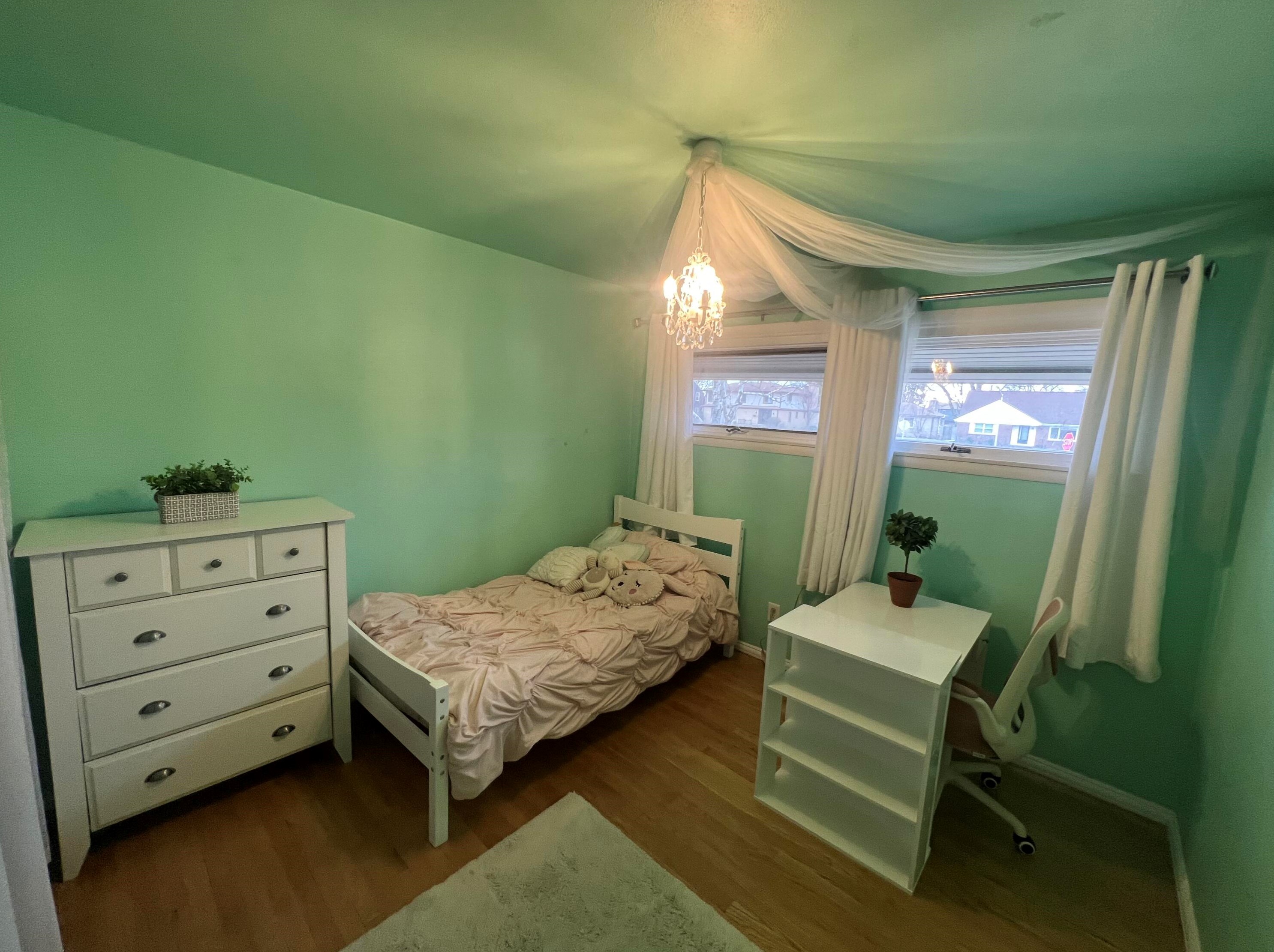 7522 Jackson Dr, Milwaukee WI 53219-2817 exterior