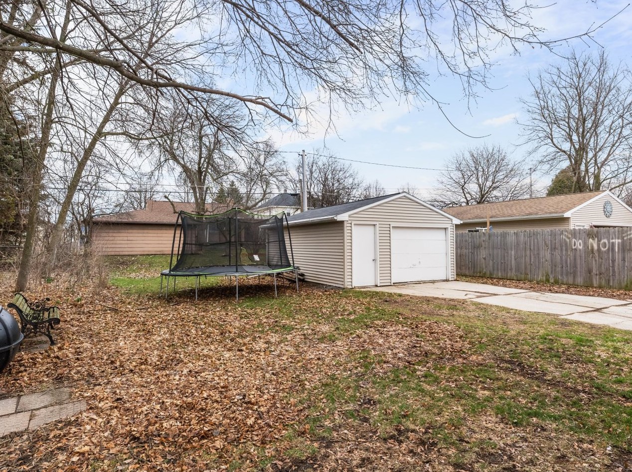 1707 20th St, Sheboygan WI  53081-2206 exterior