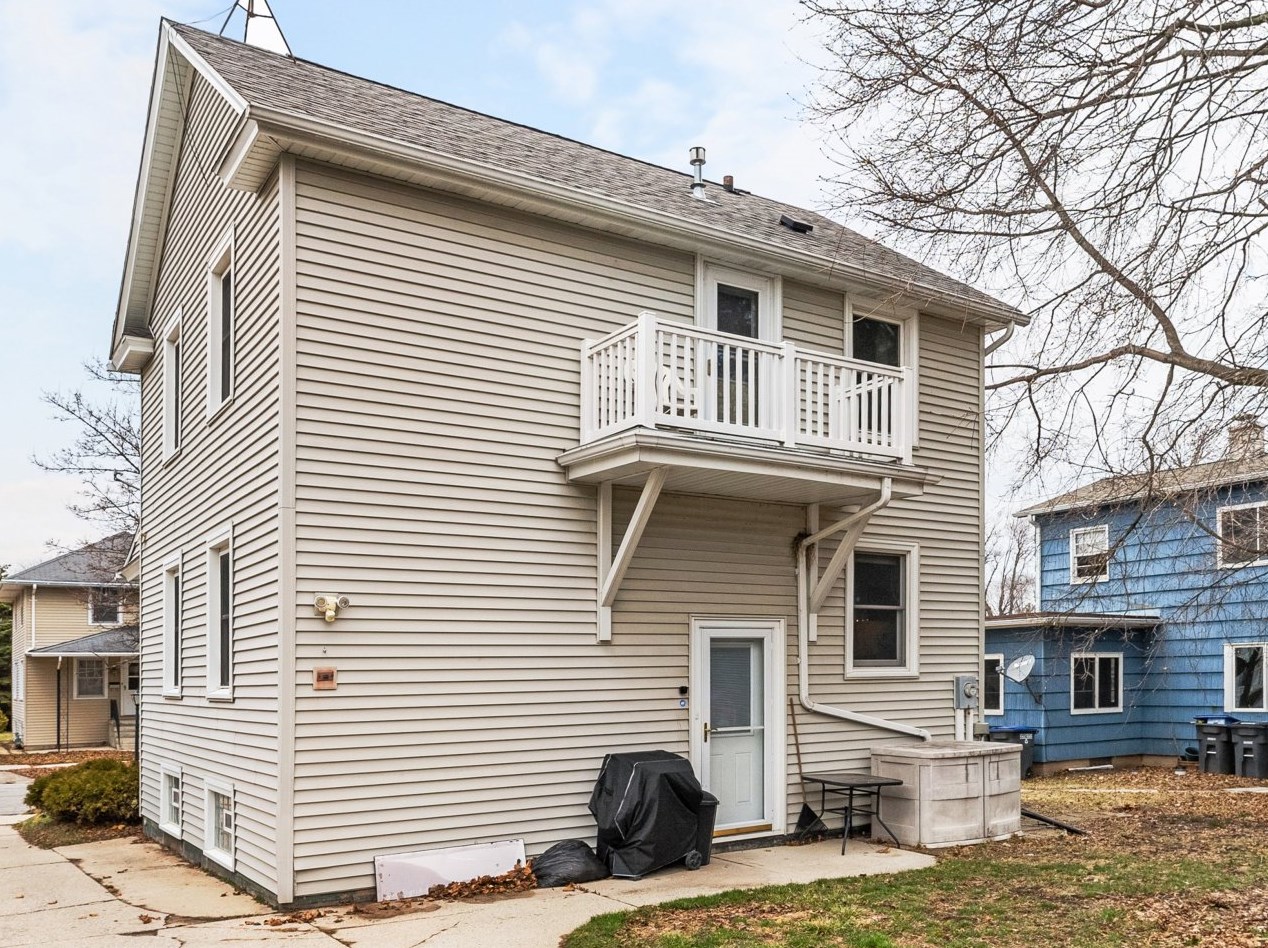 1707 20th St, Sheboygan WI  53081-2206 exterior